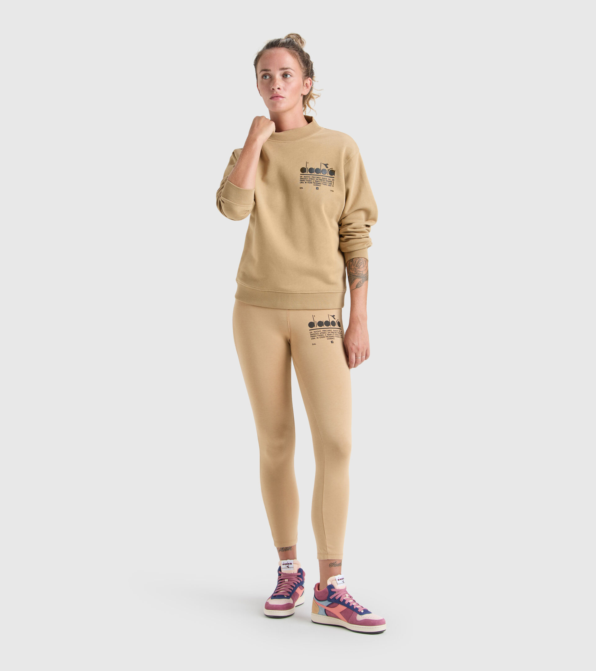 Sweatshirt aus Baumwolle - Damen L. SWEATSHIRT CREW MANIFESTO HELLBRAUN - Diadora