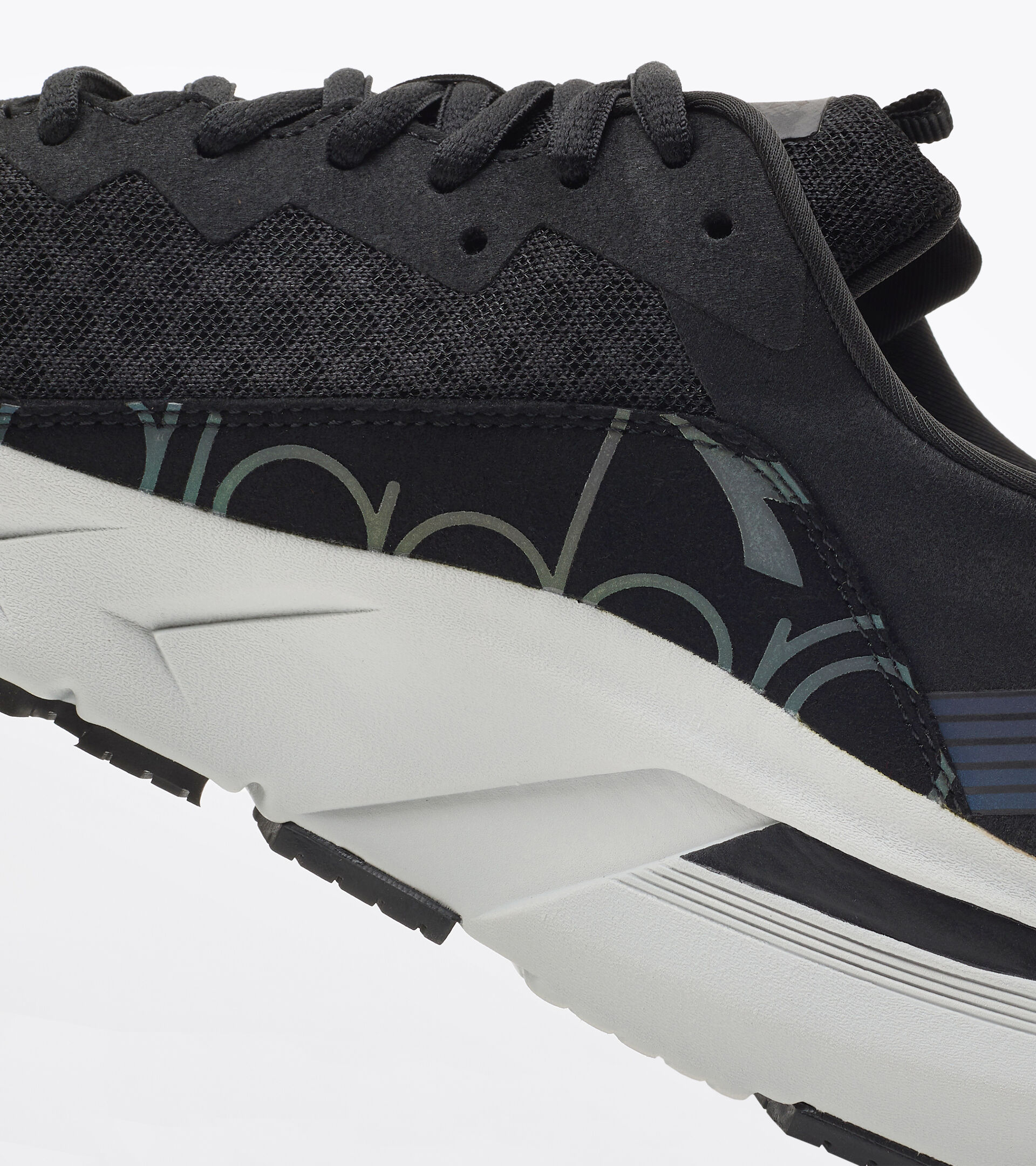 Footwear Sport DONNA MYTHOS BLUSHIELD VOLO HIP W NEGRO/PLATA Diadora