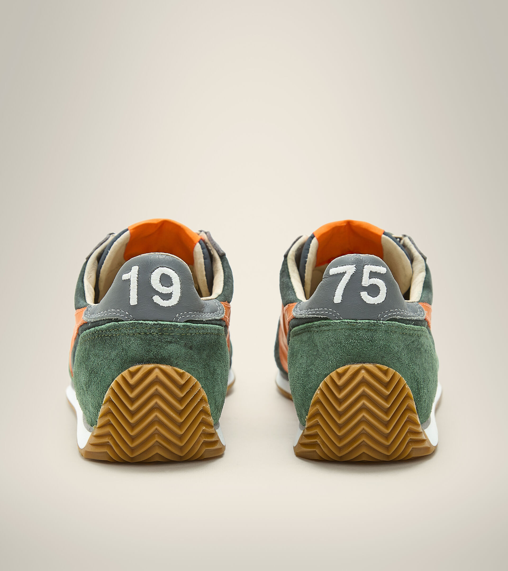 Heritage shoe - Unisex EQUIPE SUEDE SW GREEN NIGHT - Diadora