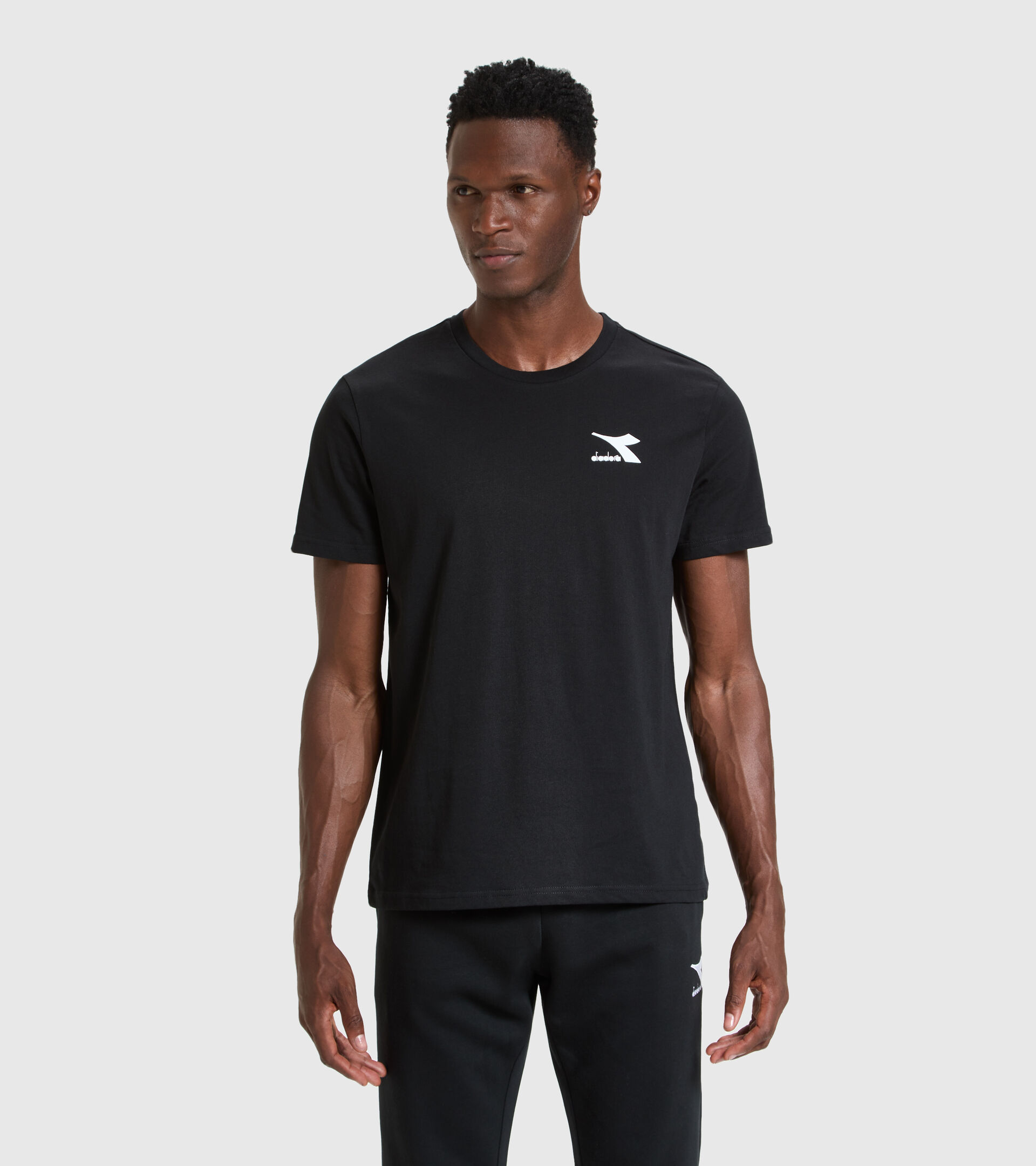 Camiseta - Hombre T-SHIRT SS CHROMIA NEGRO - Diadora