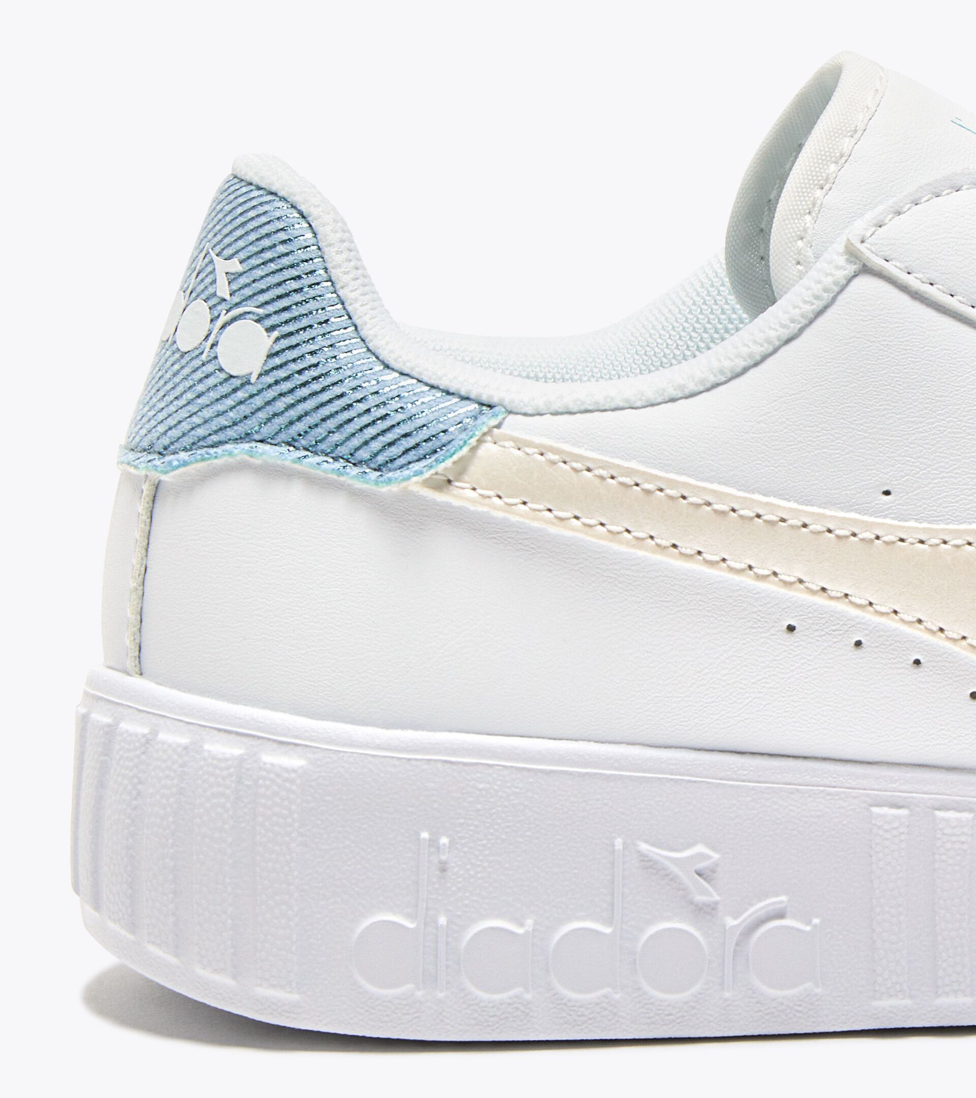 Sports shoe -  8 to 16 years old - All-gender GAME STEP METAL GS WHITE/SKY-BLUE - Diadora