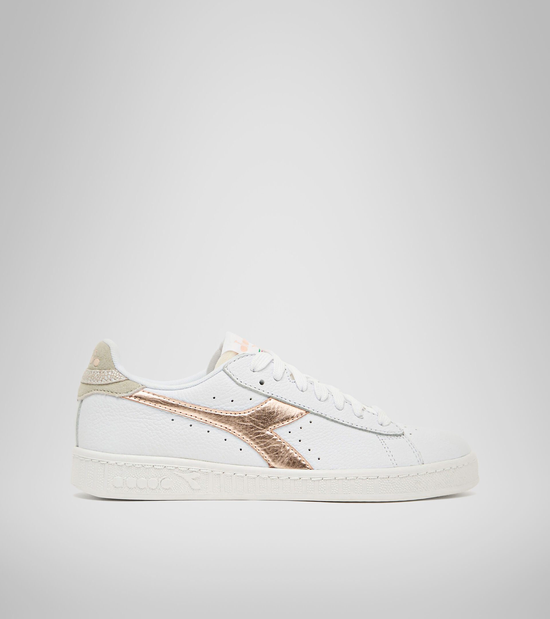 Sports shoe - Women GAME L LOW ICONA GLOSSY WN WHITE/COPPER - Diadora