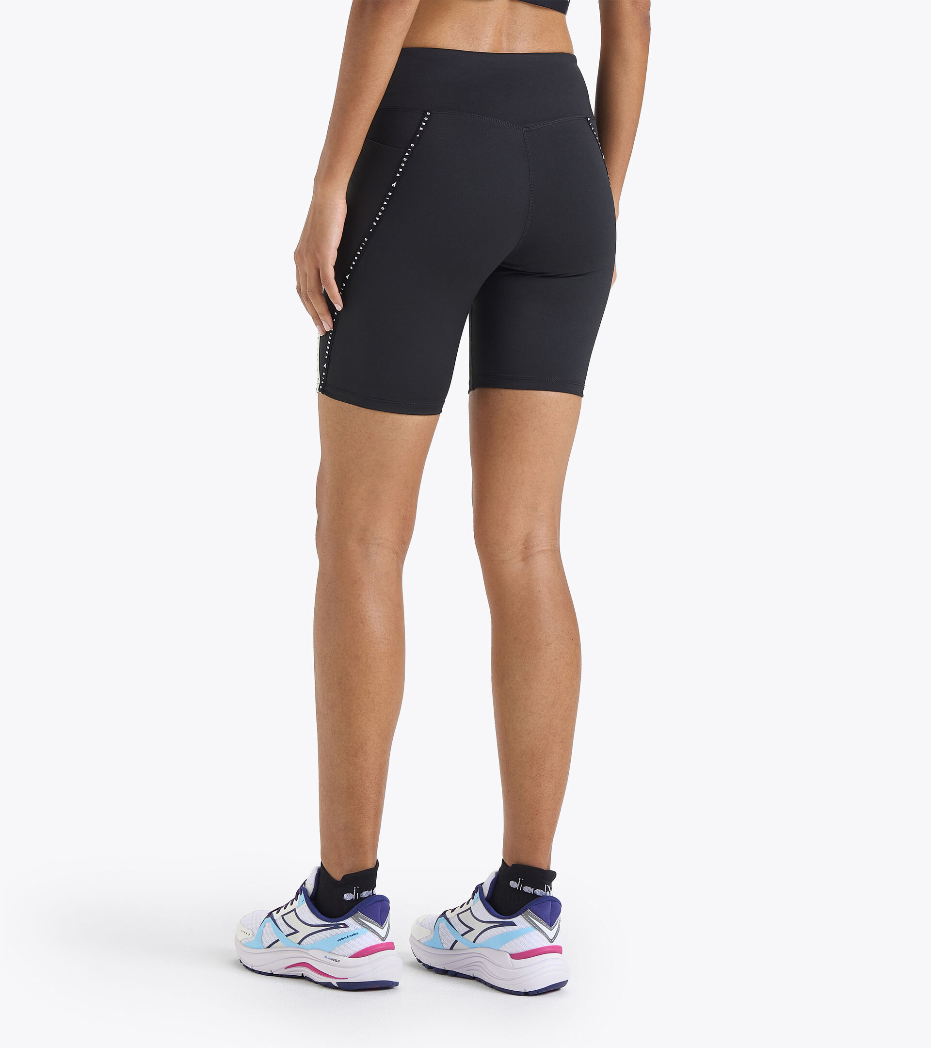 Running shorts - Women 
 L. BIKE SHORTS BE ONE POCKETS SCHWARZ - Diadora