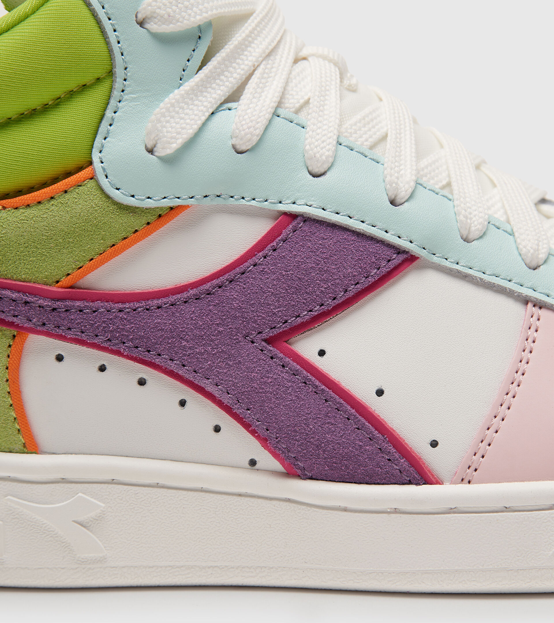Sports shoes - Women MAGIC BASKET DEMI WN WHITE/POTPOURRI/BLUE GRASS - Diadora