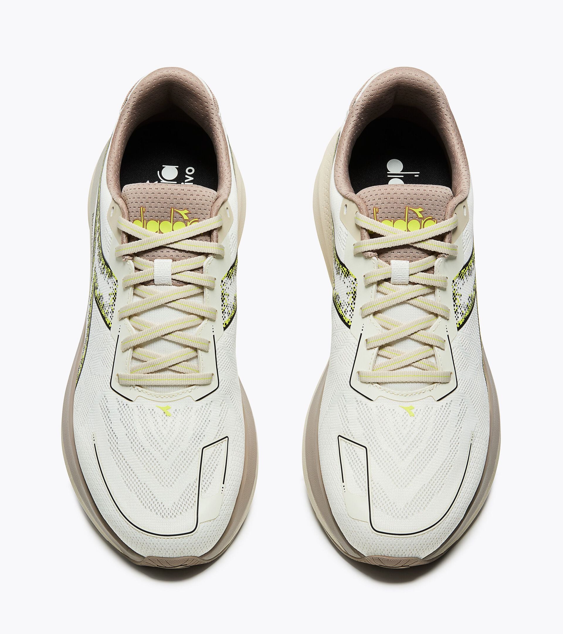 Chaussures de running - Stabilit&eacute; et protection - Homme
 MYTHOS BLUSHIELD VIGORE V BCO NEVE /LATTE DI MANDORLA - Diadora