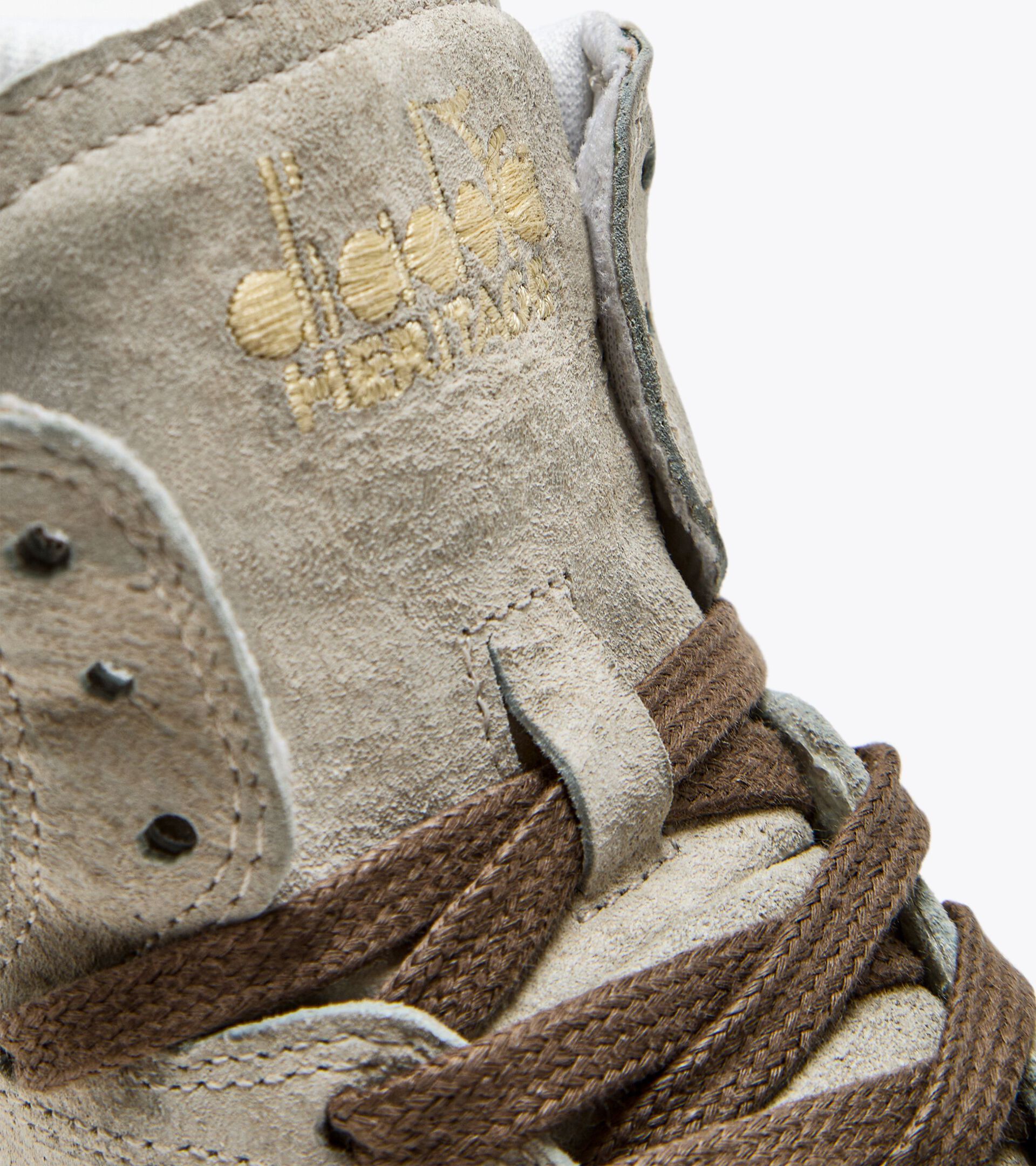 Heritage shoe - Women MI BASKET METAL PIGSKIN USED WN OYSTER WHITE/DOE - Diadora