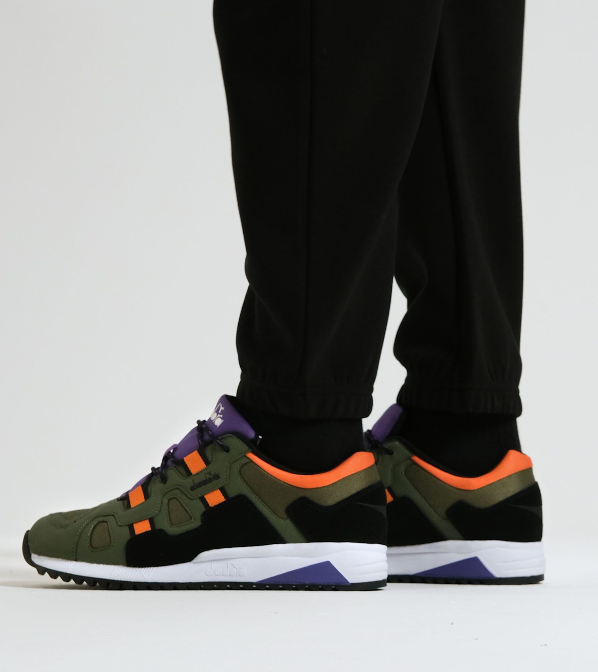 Sports shoe - Unisex N902 OFF ROAD CYPRESS/BLACK/PASSION FLOWER - Diadora