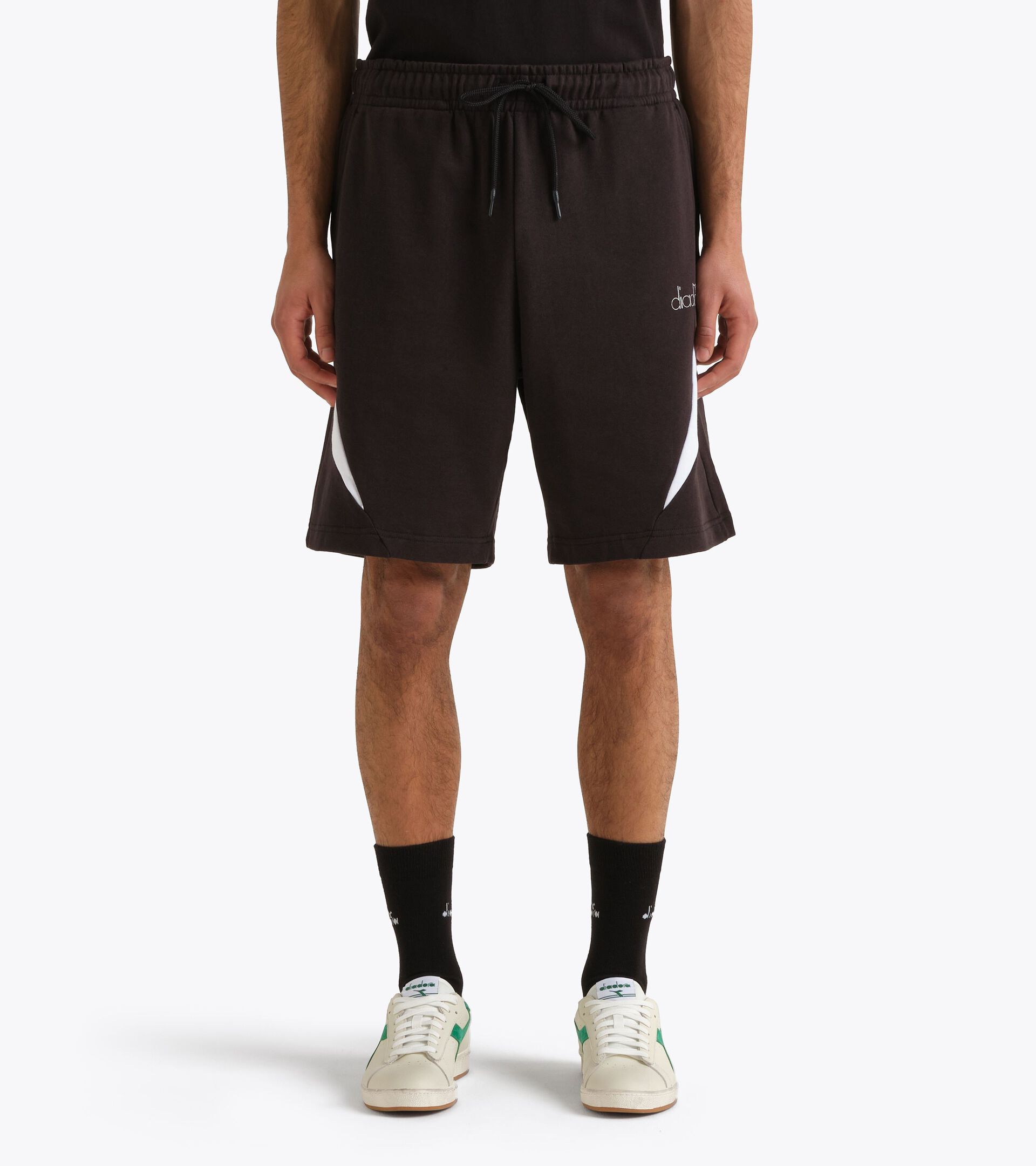 Bermudas Logo - Para todos los g&eacute;neros
 BERMUDA LOGO EXC. NEGRO - Diadora