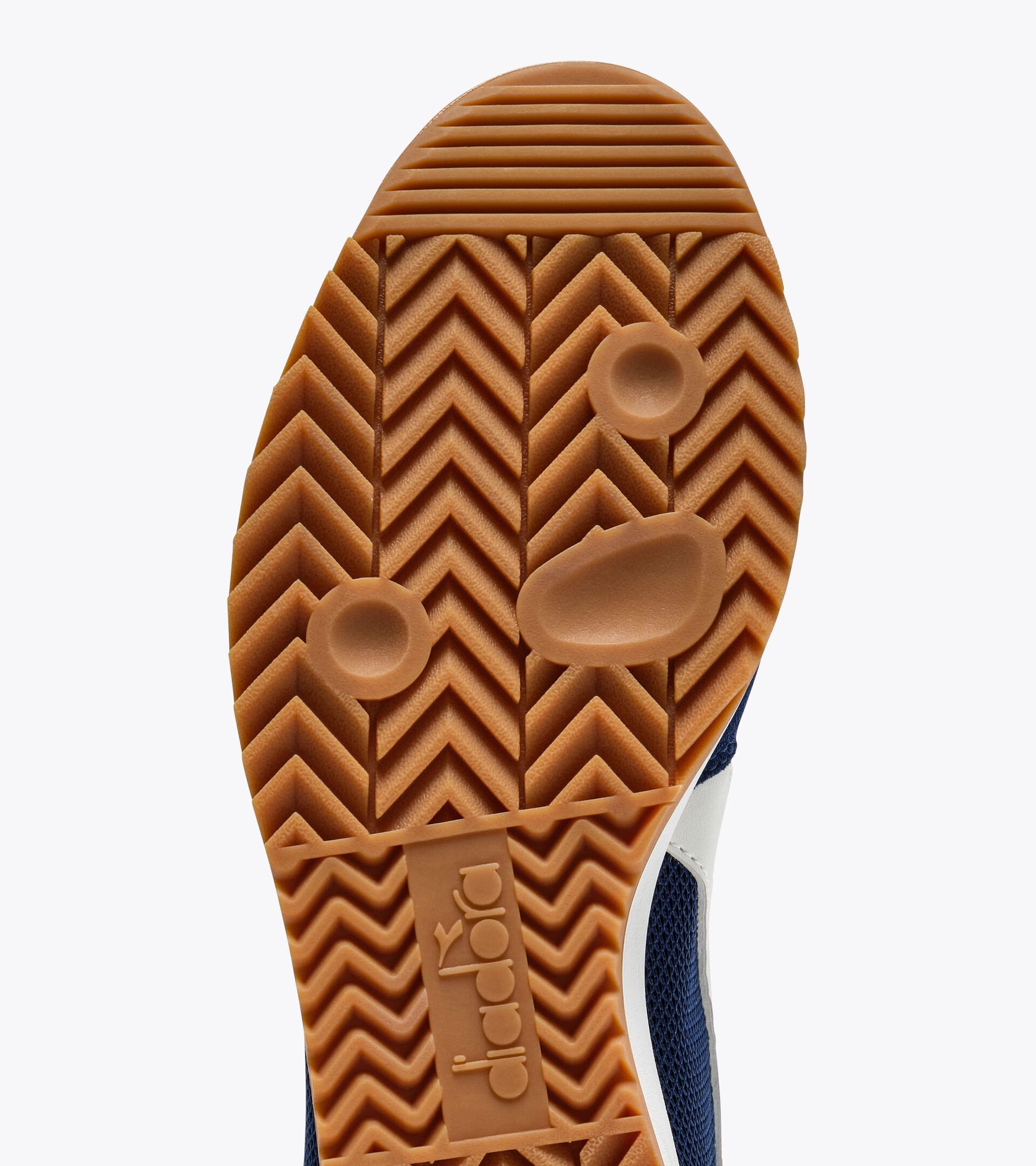 Low-profile suede sneaker - All-gender CROSS SALTIRE NAVY - Diadora