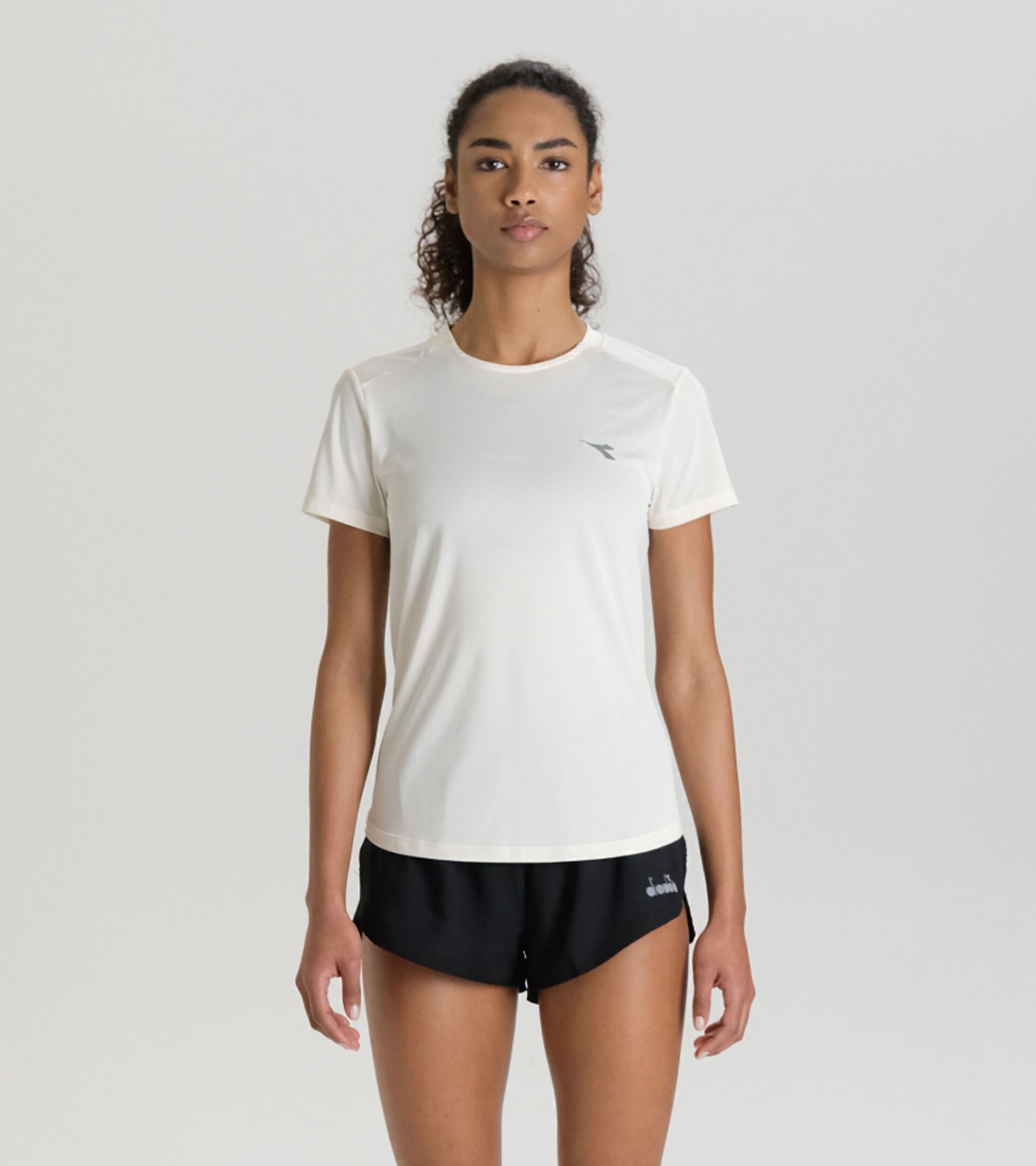 Running t-shirt - Light fabric - Women’s
 L. SUPER LIGHT SS T-SHIRT WHISPER WHITE - Diadora