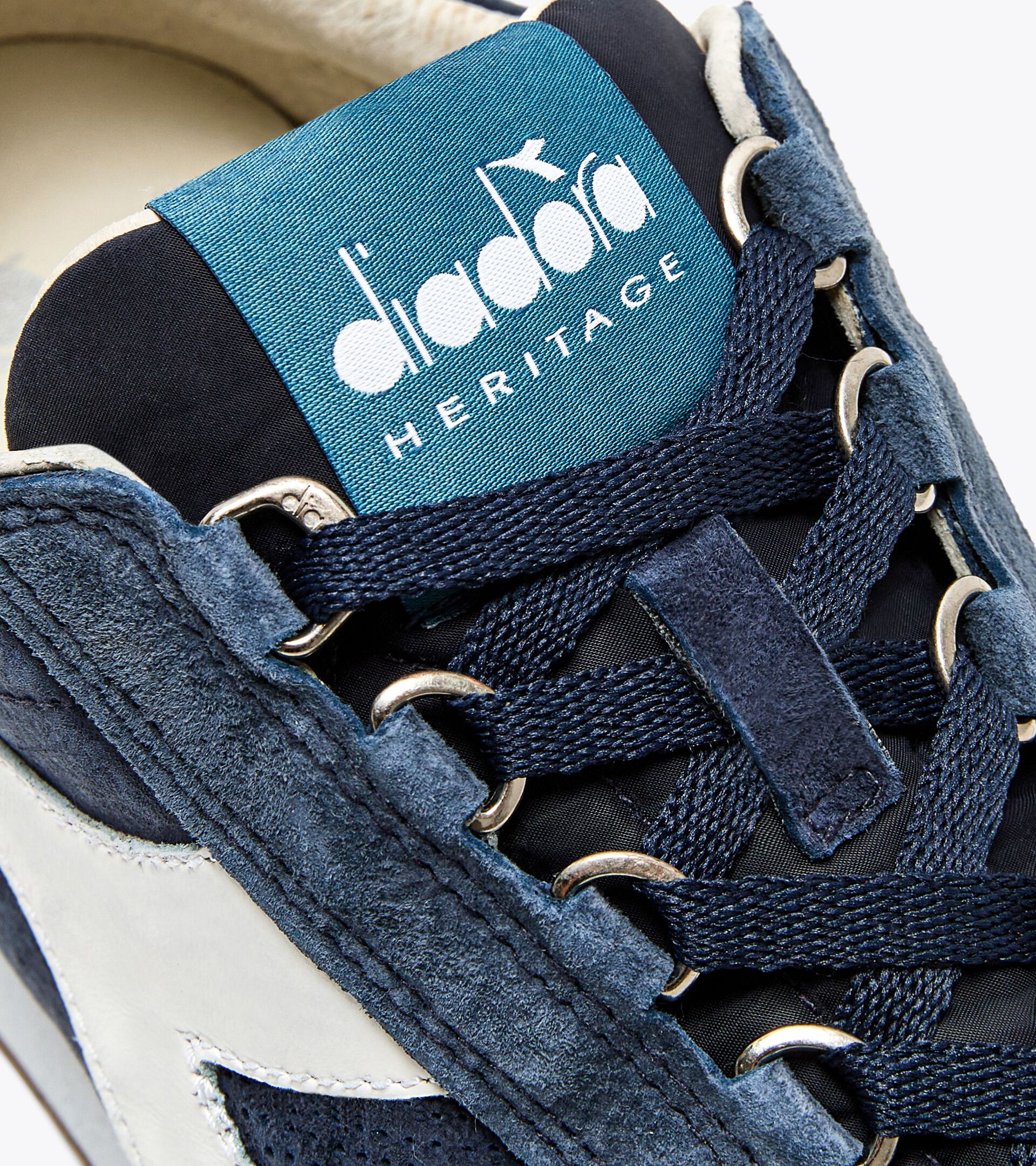 Heritage shoe - Gender Neutral EQUIPE SUEDE SW BLUE CASPIAN SEA - Diadora