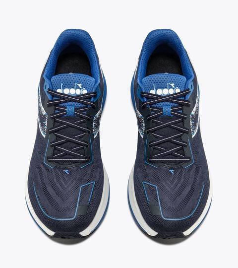 Running shoe with a wide fit - Stability and protection - Men&rsquo;s MYTHOS BLUSHIELD VIGORE V WIDE BLUE CORSAIR/WHITE - Diadora