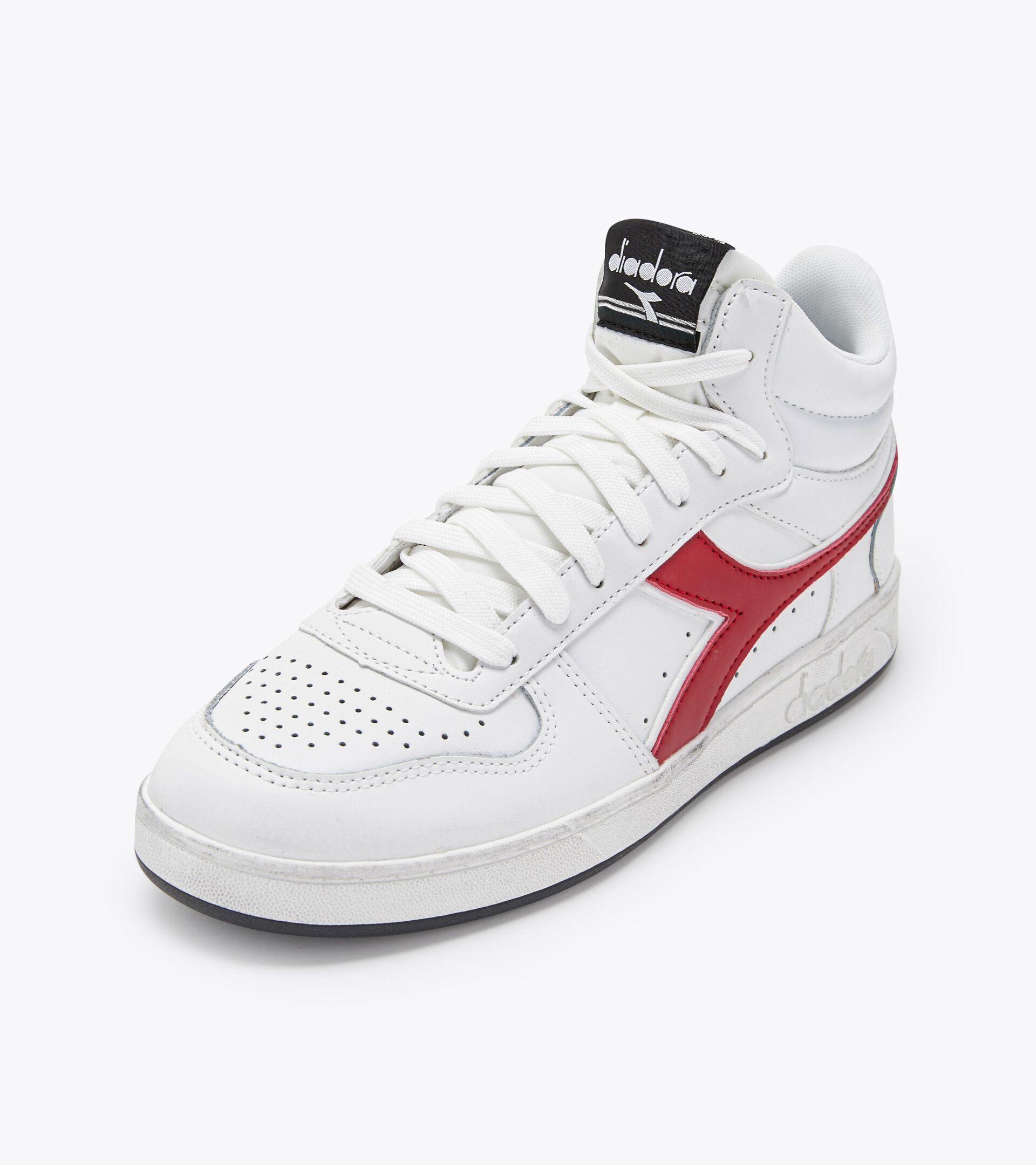 Sporty sneakers - Unisex MAGIC BASKET DEMI ICONA WHITE/CHILI PEPPER - Diadora