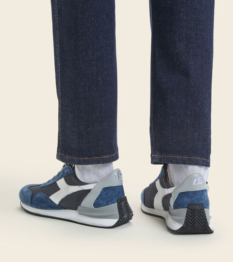 EQUIPE MAD NUBUCK SW, BLEU DENIM FONCE Chaussures Heritage - Unisexe EQUIPE MAD NUBUCK SW BLEU DENIM FONCE - Diadora