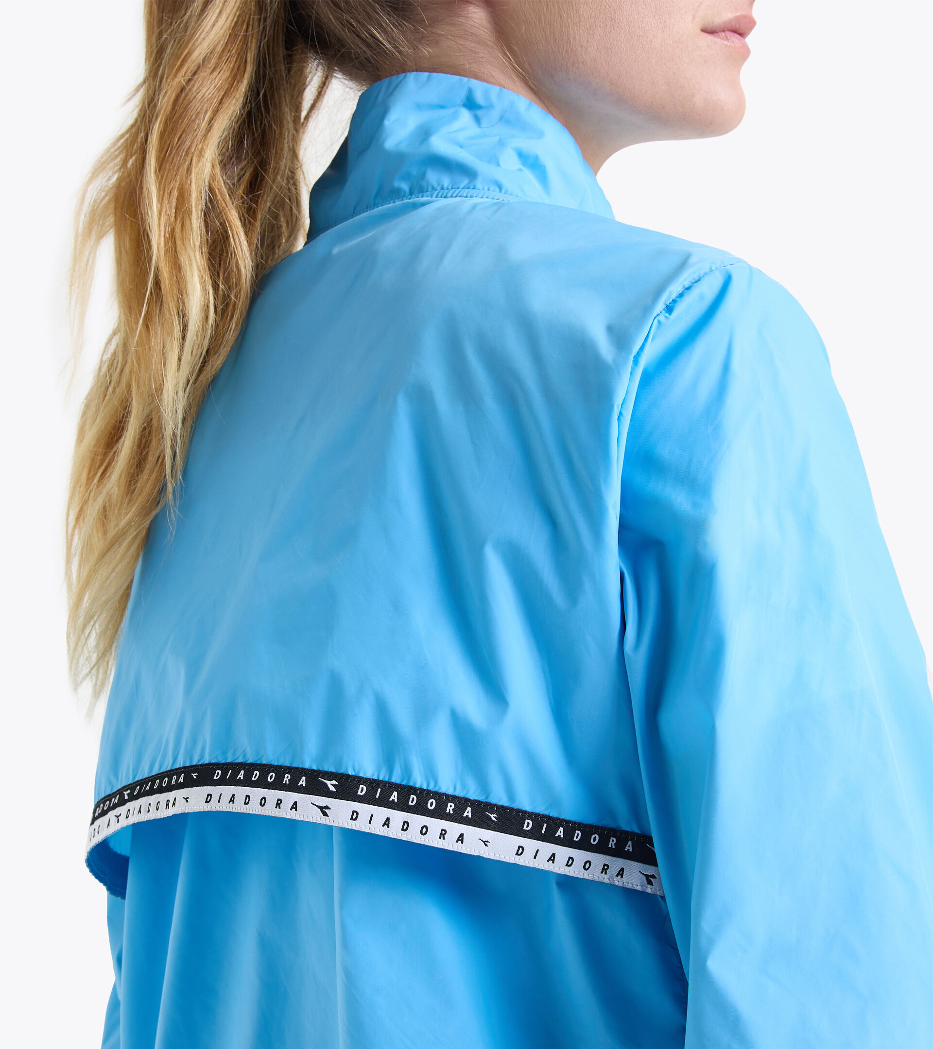 Running windproof vest - Women L. PACKABLE WIND JACKET BONNIE BLAU - Diadora
