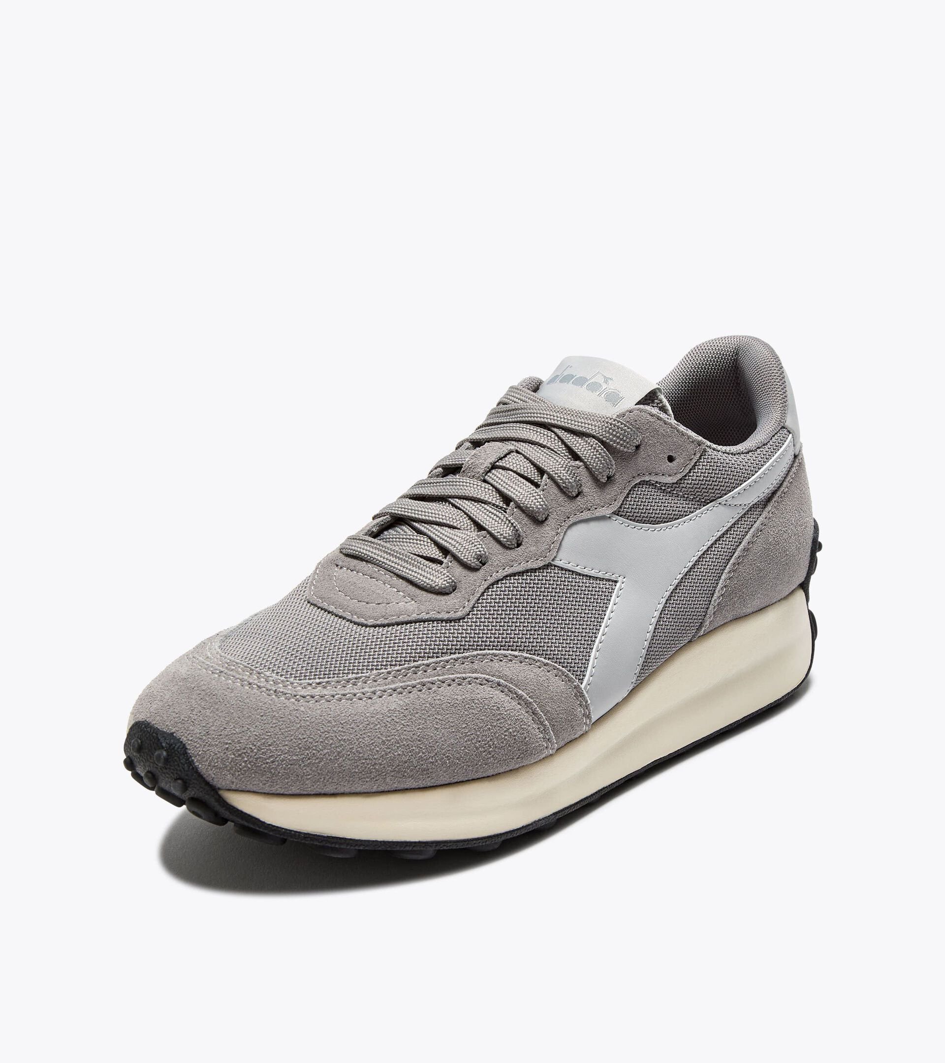 Sporty sneakers - All-Gender RACE NY PALOMA GREY - Diadora