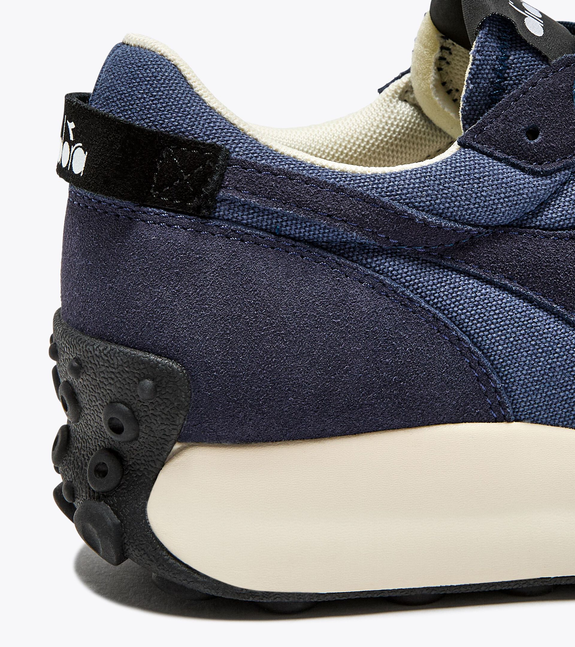 Sporty sneakers - All-Gender RACE SUEDE SW DARK BLUE/FADED DENIM - Diadora
