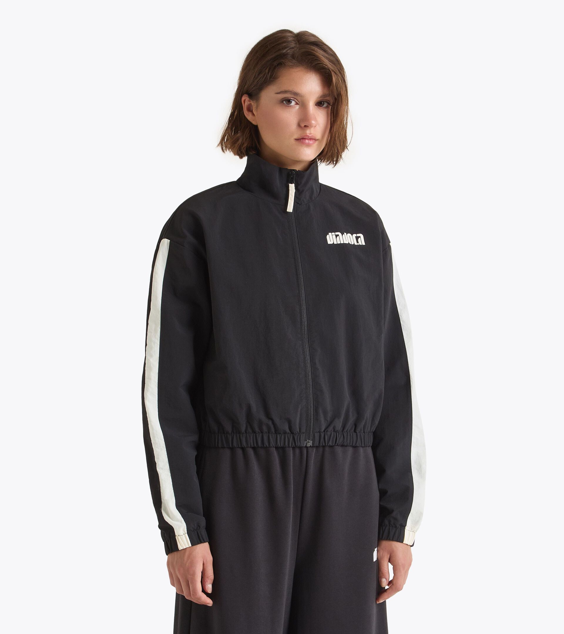 Track Jacket - Women’s
L. TRACK JACKET ATHL. LOGO BLACK - Diadora