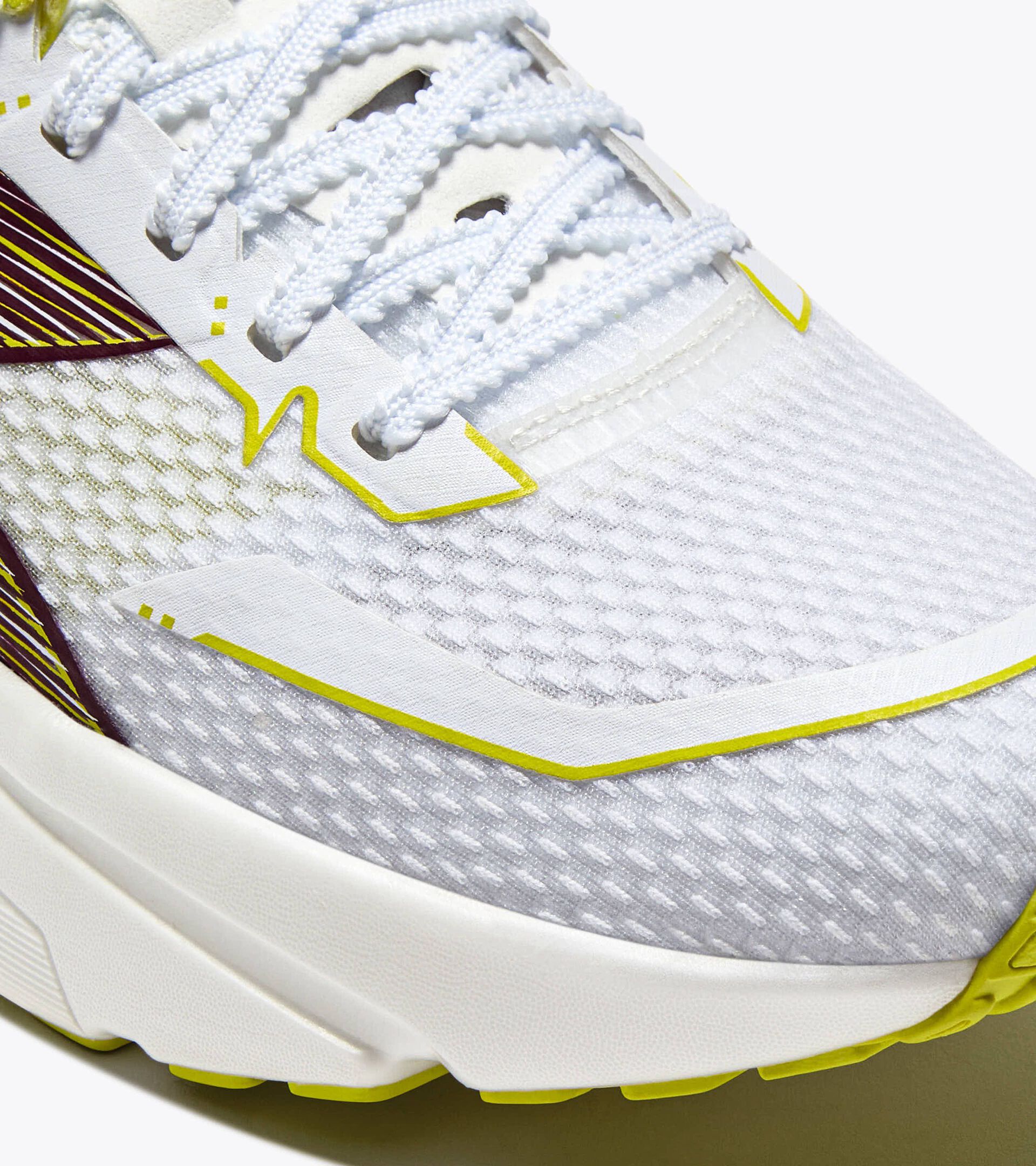 Zapatilla de running - Ligereza y reactividad - Mujer FREQUENZA 2 W BIANCO/VERDE SORGENTE - Diadora