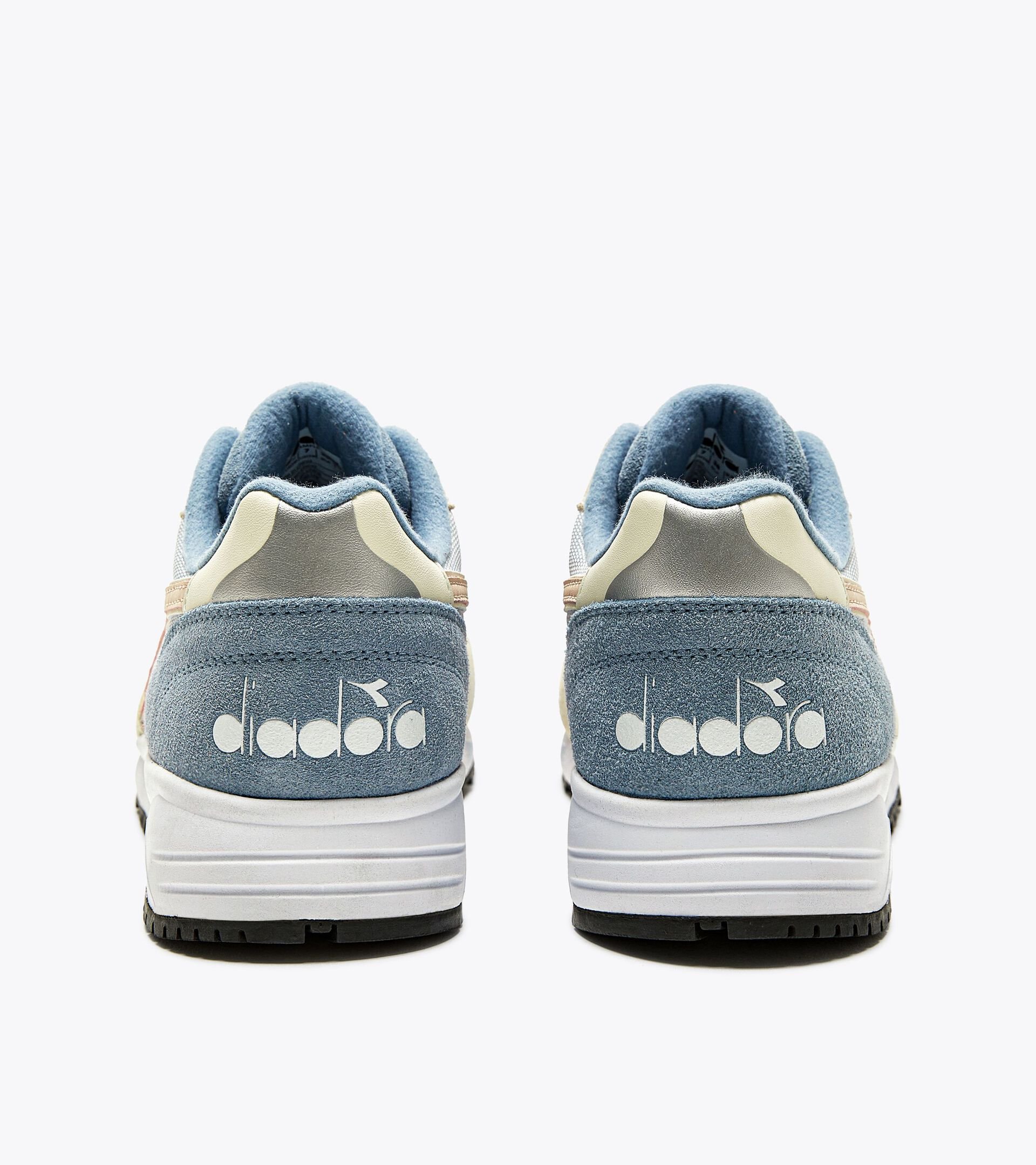Sporty sneakers - Gender neutral N902 ARCTIC ICE/WHISPER WHITE - Diadora