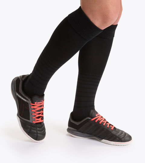 BRASIL SALA ID, BLACK/RED FLUO Futsal boot - Specific outsole for indoor grounds BRASIL SALA ID BLACK/RED FLUO - Diadora