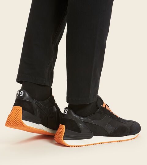 EQUIPE MAD ITALIA NUBUCK SW, NOIR Chaussures Heritage Made in Italy - Unisexe EQUIPE MAD ITALIA NUBUCK SW NOIR - Diadora