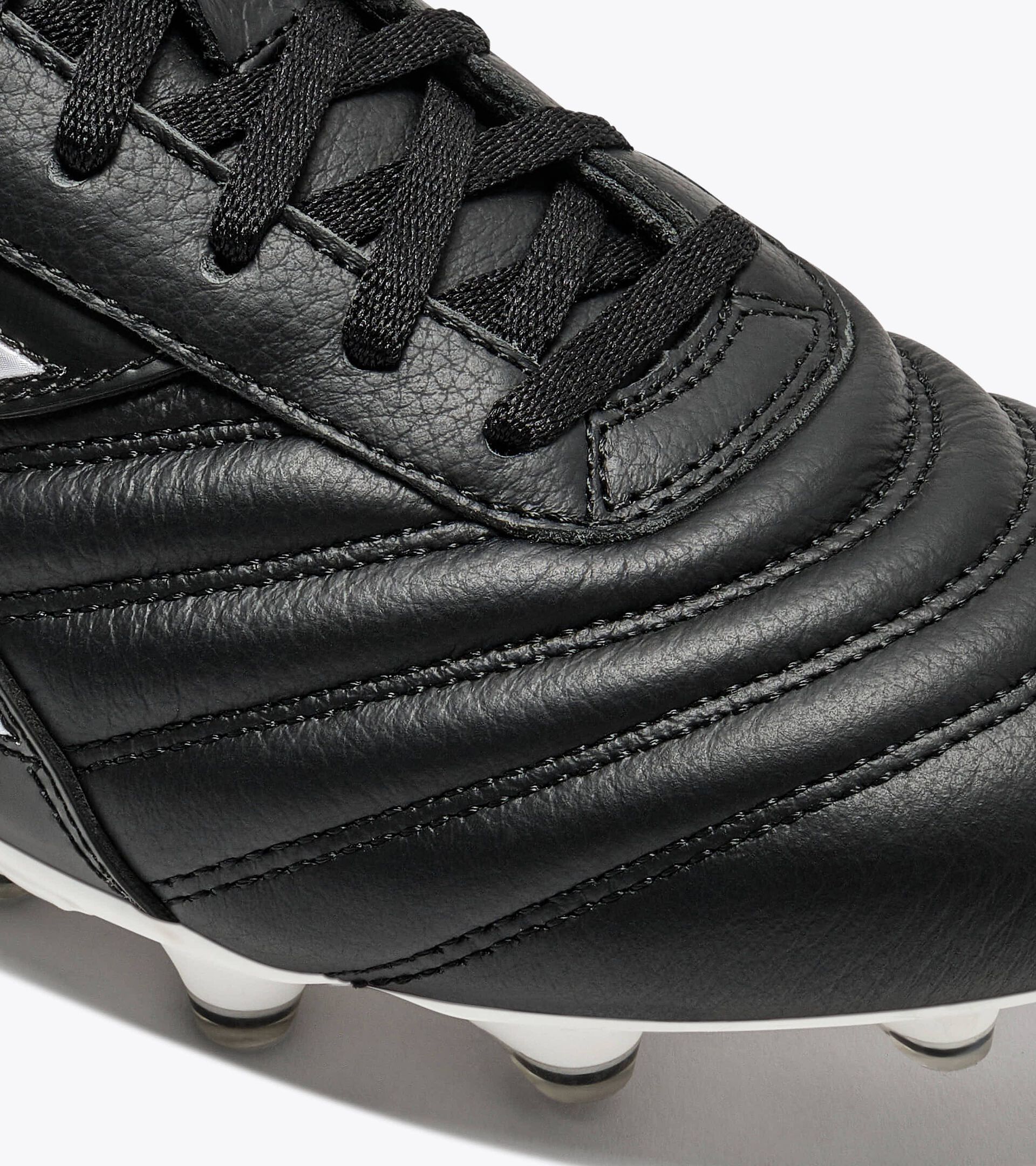 Leather calcio boots for firm grounds - All-gender BRASIL ICON LT+ LP12 BLACK /WHITE - Diadora