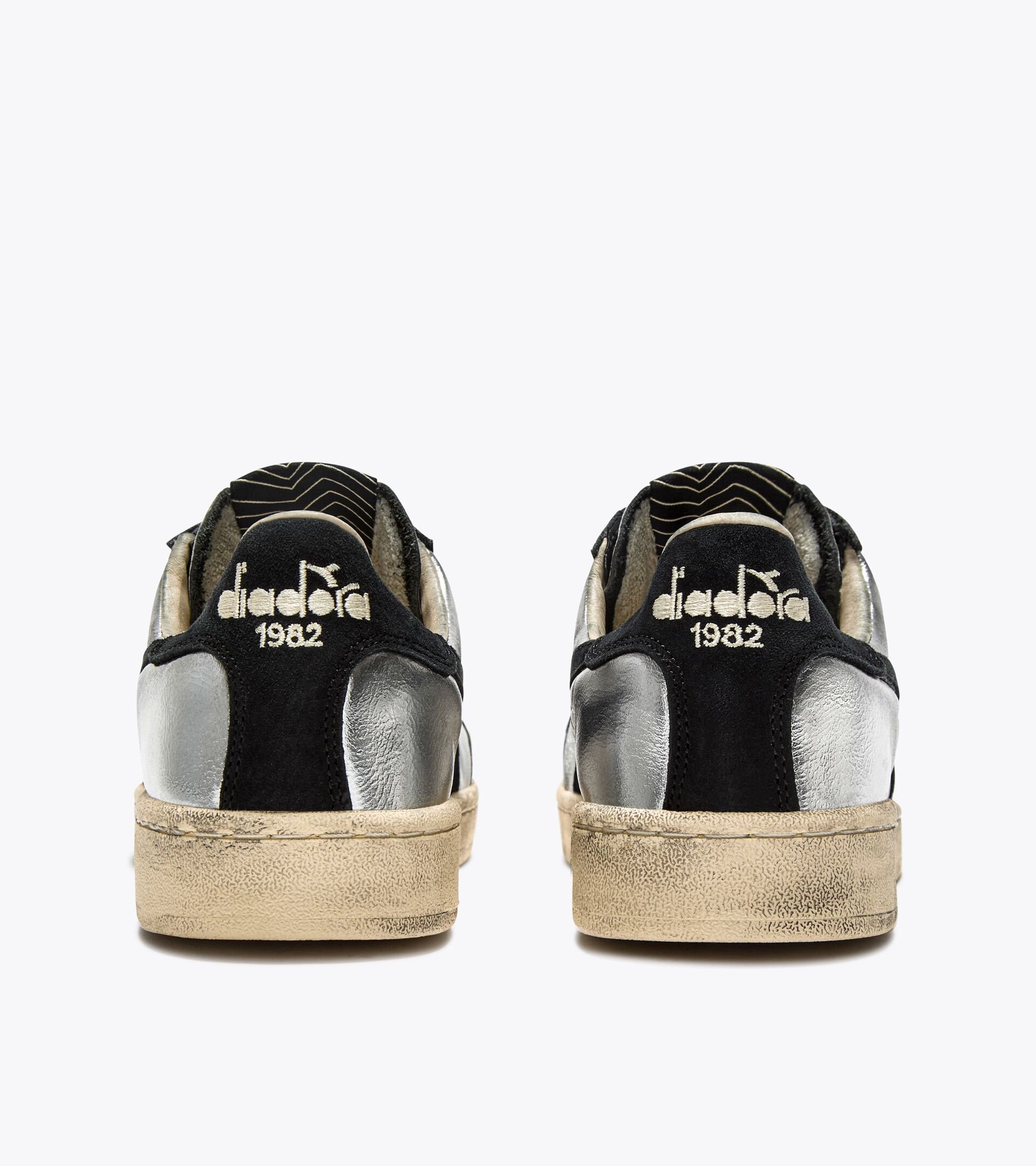 Sneaker Heritage aus metallisiertem Leder - Für alle Geschlechter
PRESTIGE METAL USED SILBER - Diadora