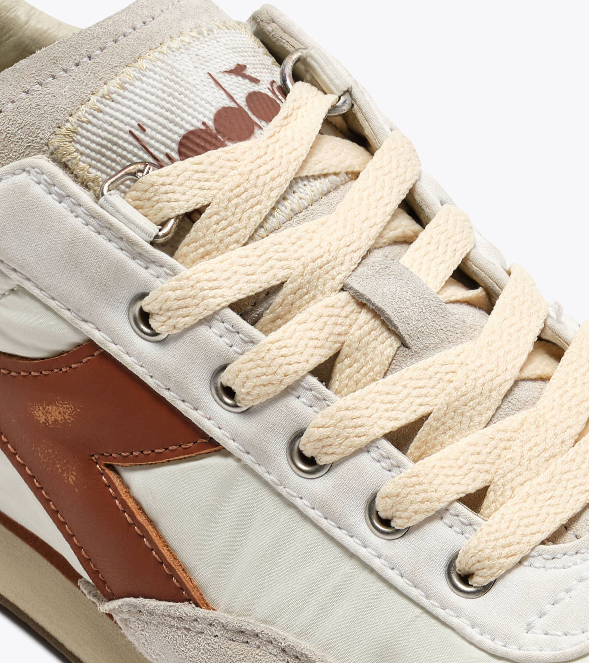 Suede leather Heritage Sneaker - All-gender EQUIPE VELA SW WHITE - Diadora