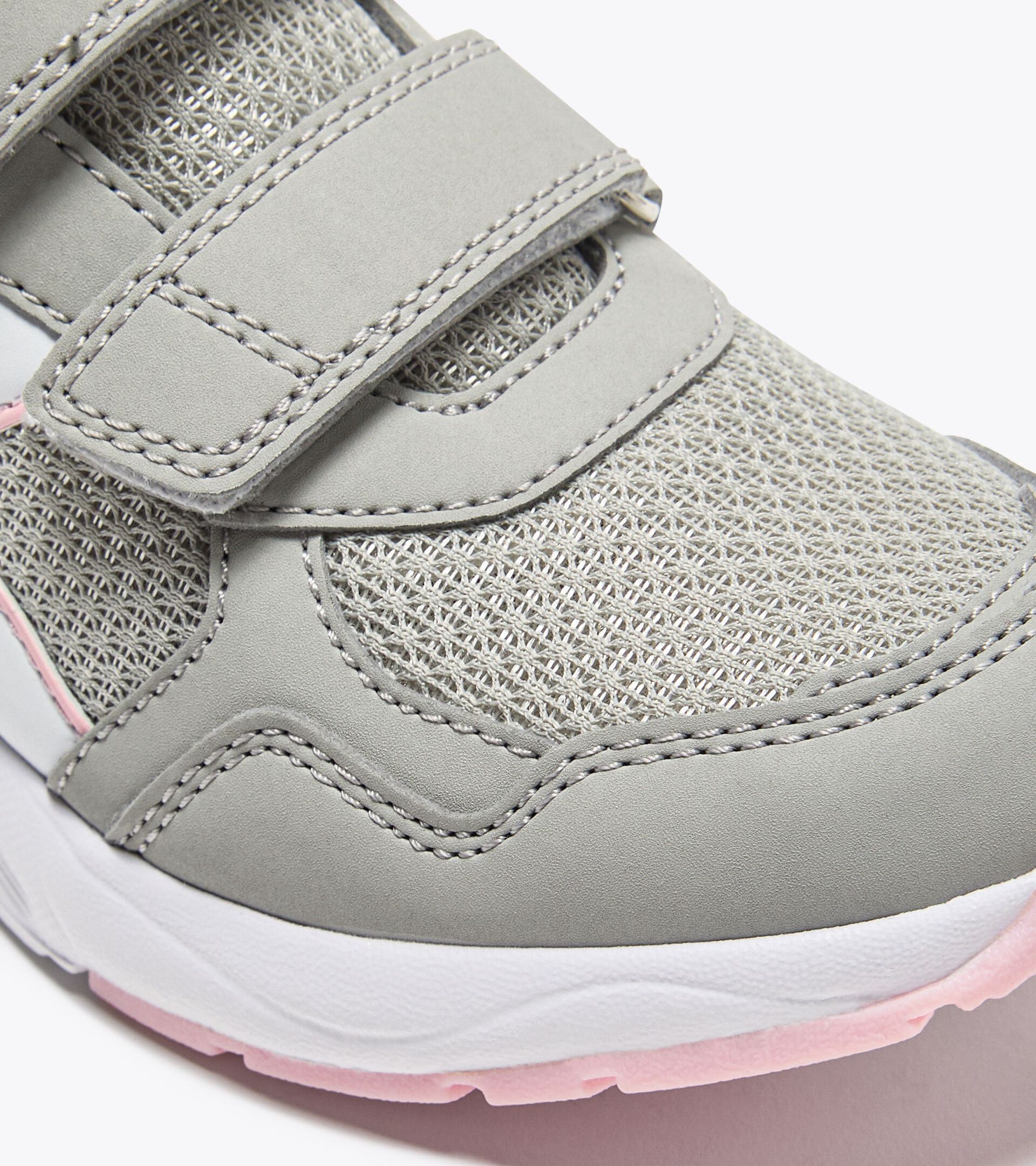 Junior running shoe - All-Gender FALCON 5 JR V SILVER/WHITE - Diadora