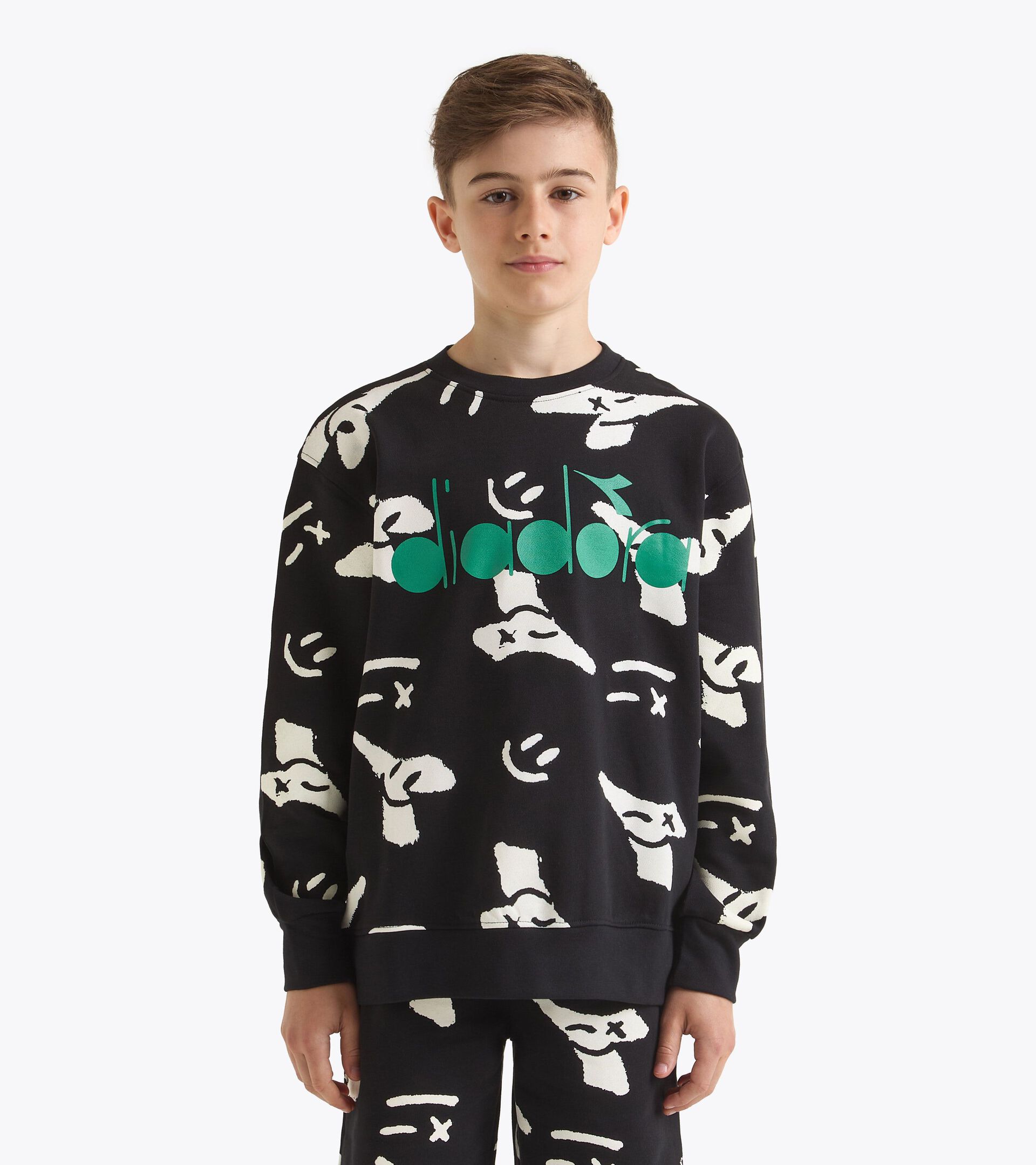 Crewneck sweatshirt - Boy
JB. SWEATSHIRT SMILE LOGO BLACK - Diadora