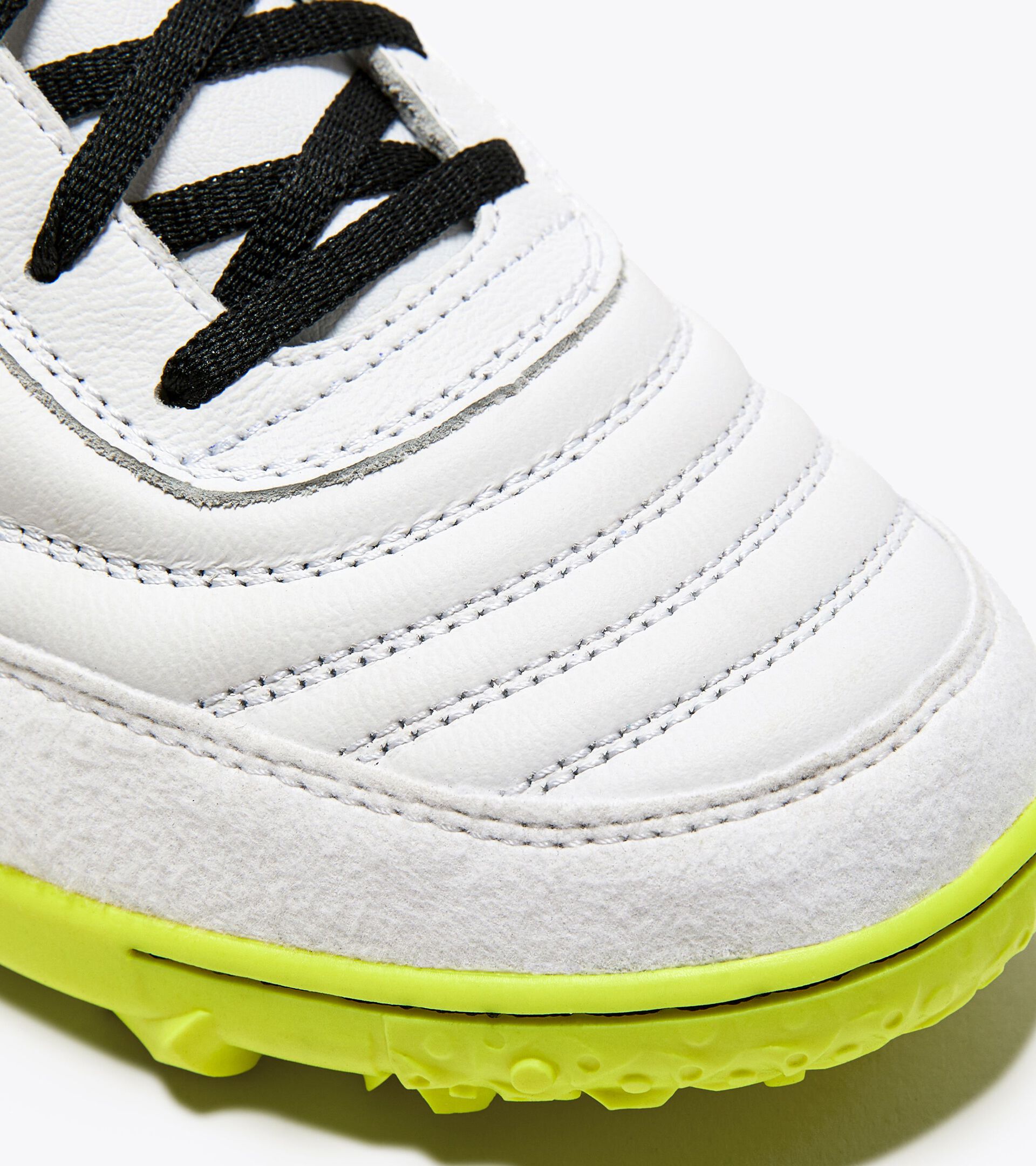 Futsal boots for synthetic ground - Men's CALCETTO GR  LT TF WHITE/YELLOW FL DD - Diadora
