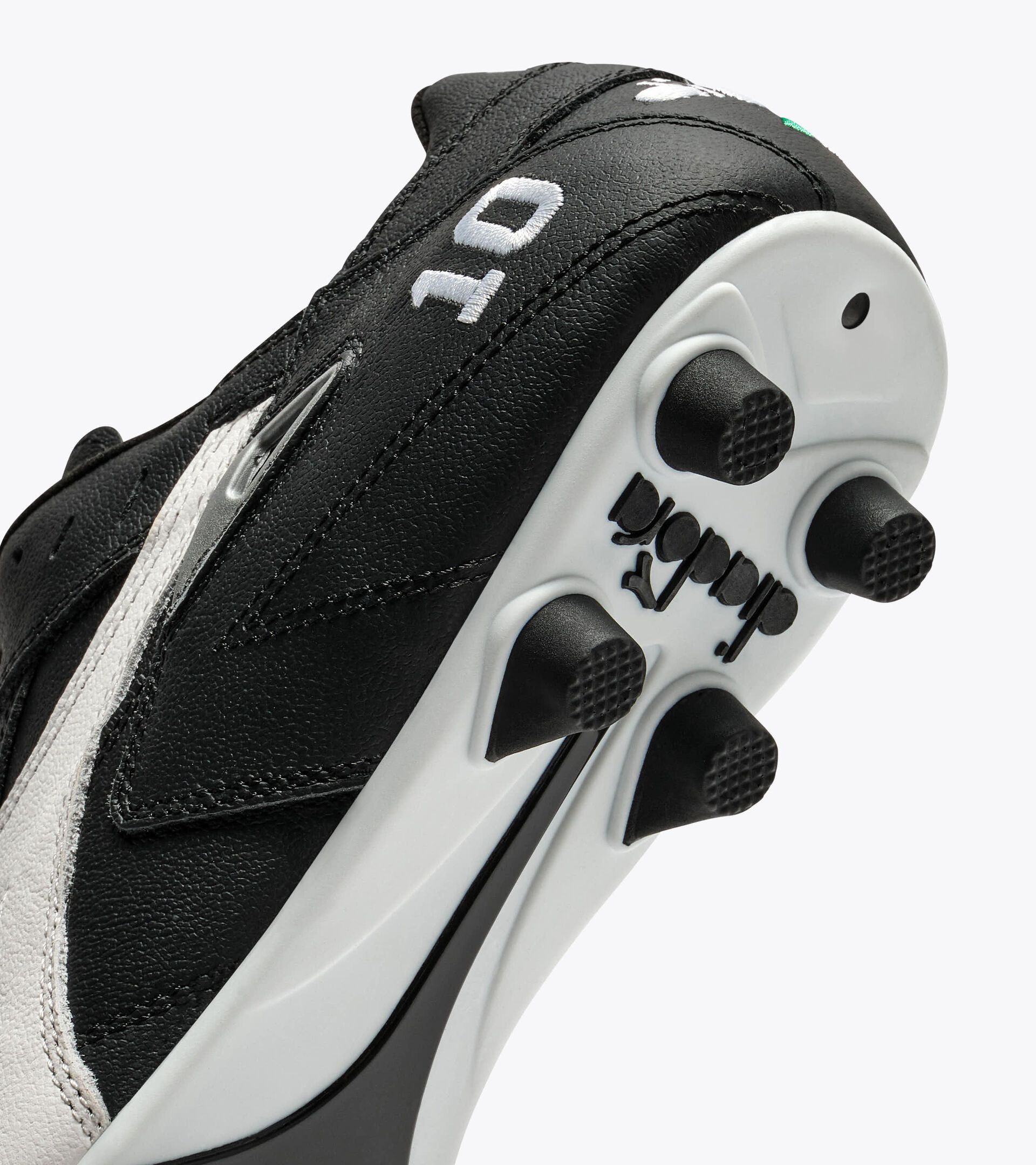 Bota de f&uacute;tbol Made in Italy para superficies compactas - Hombre M.WINNER  ITA OG 94 LT+  MDPU NEGRO/BLANCO - Diadora