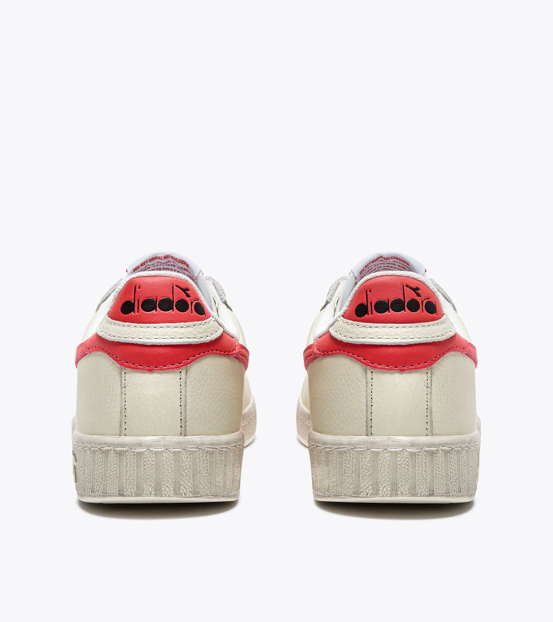 Sporty sneakers - Gender neutral GAME L LOW FLUO WAXED SUPER WHITE /HOT CORAL - Diadora