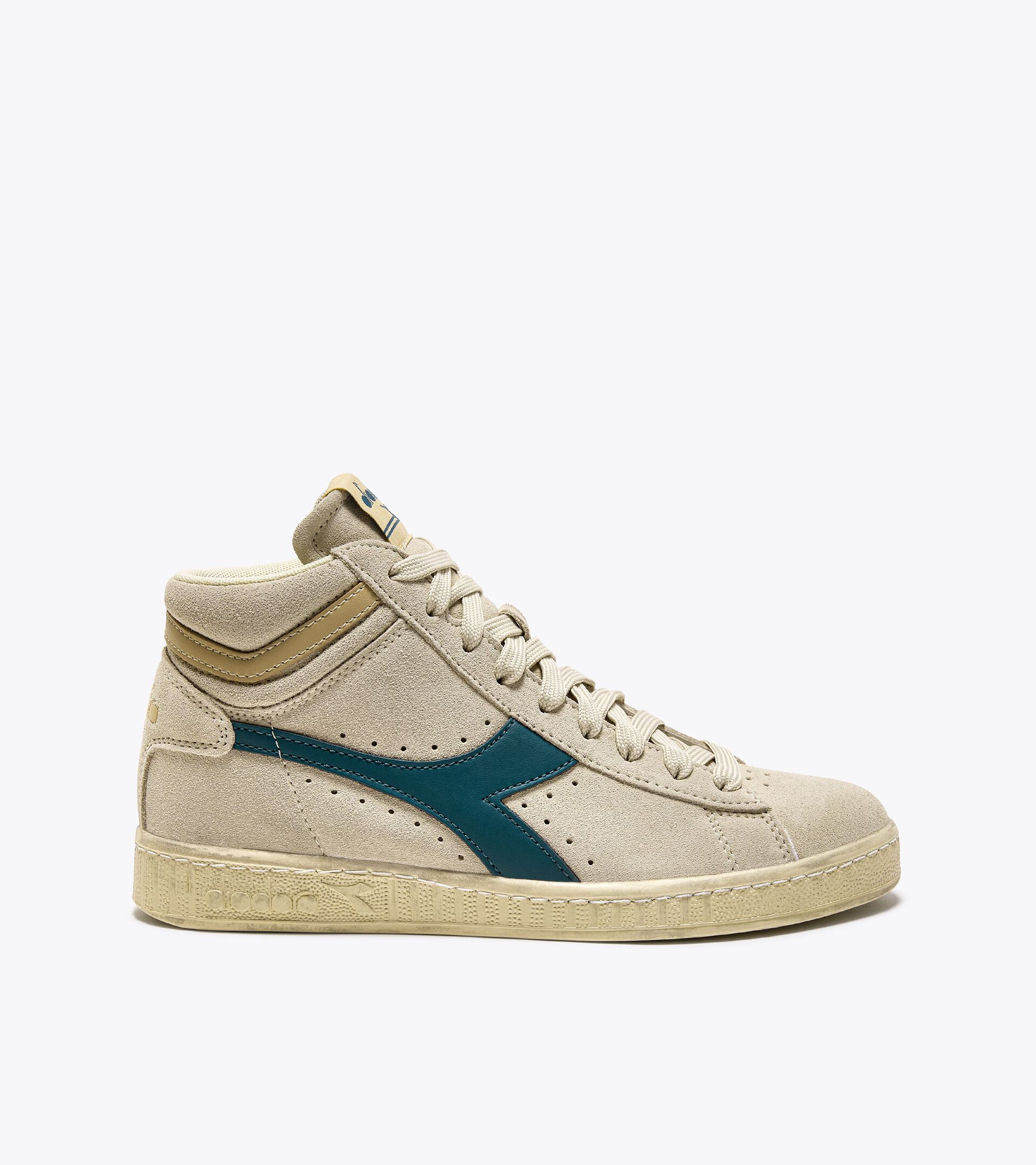 Sporty sneakers - All-Gender GAME L HIGH SUEDE WAXED CLOUD CREAM - Diadora