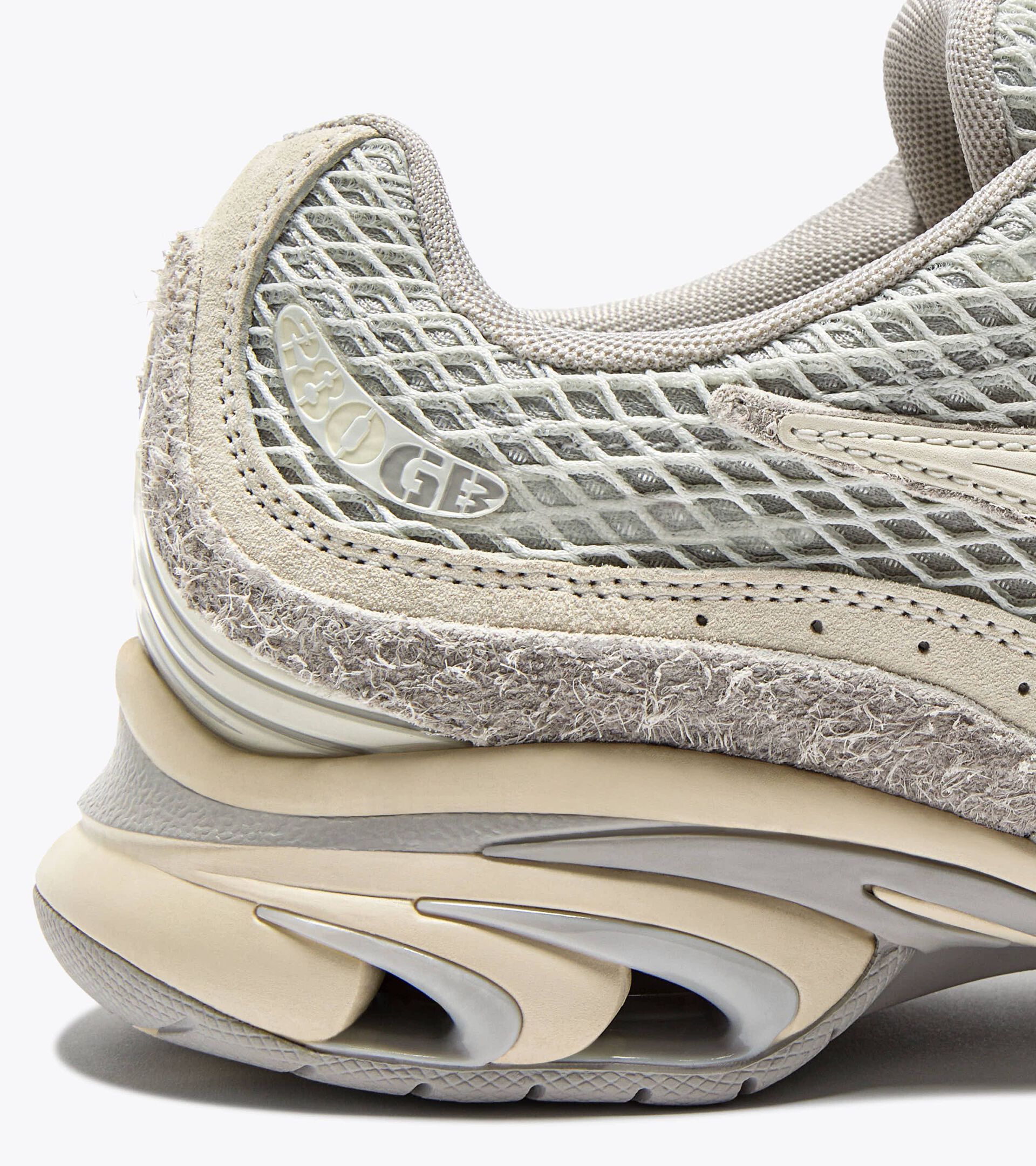 2000s-inspired sports sneakers - All-gender
MYTHOS PROPULSION 280 BACCA GREY ALASKA - Diadora