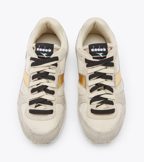 KMARO 42 METAL WAX WN, BEIGE PERLE GRAINE/GRIS HUITRE Chaussures de sport - Femme
KMARO 42 METAL WAX WN BEIGE PERLE GRAINE/GRIS HUITRE - Diadora
