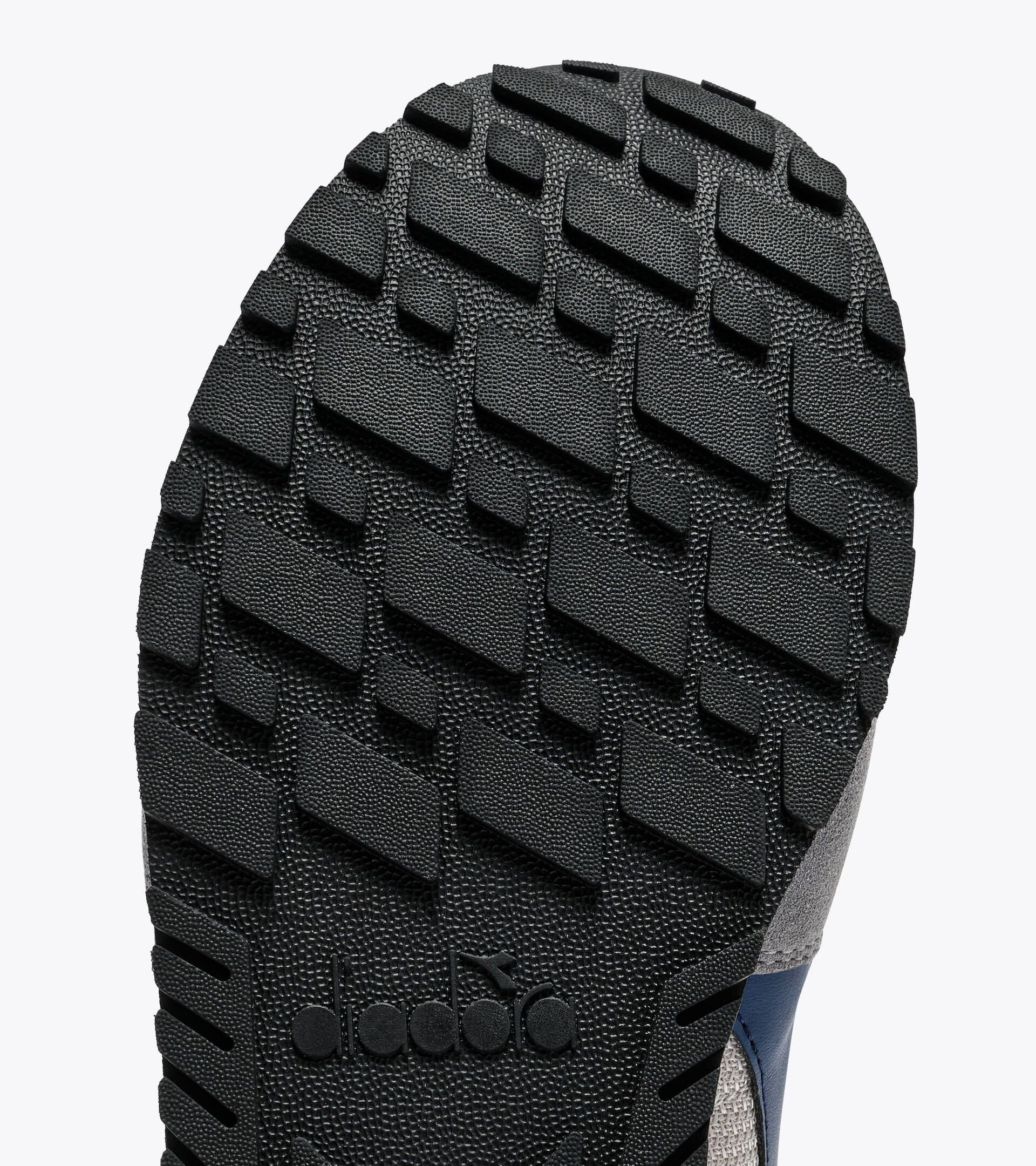 Suede leather sneaker - All-gender
 CAMARO M2 ULTIMATE GRAY /LAPIS BLUE - Diadora