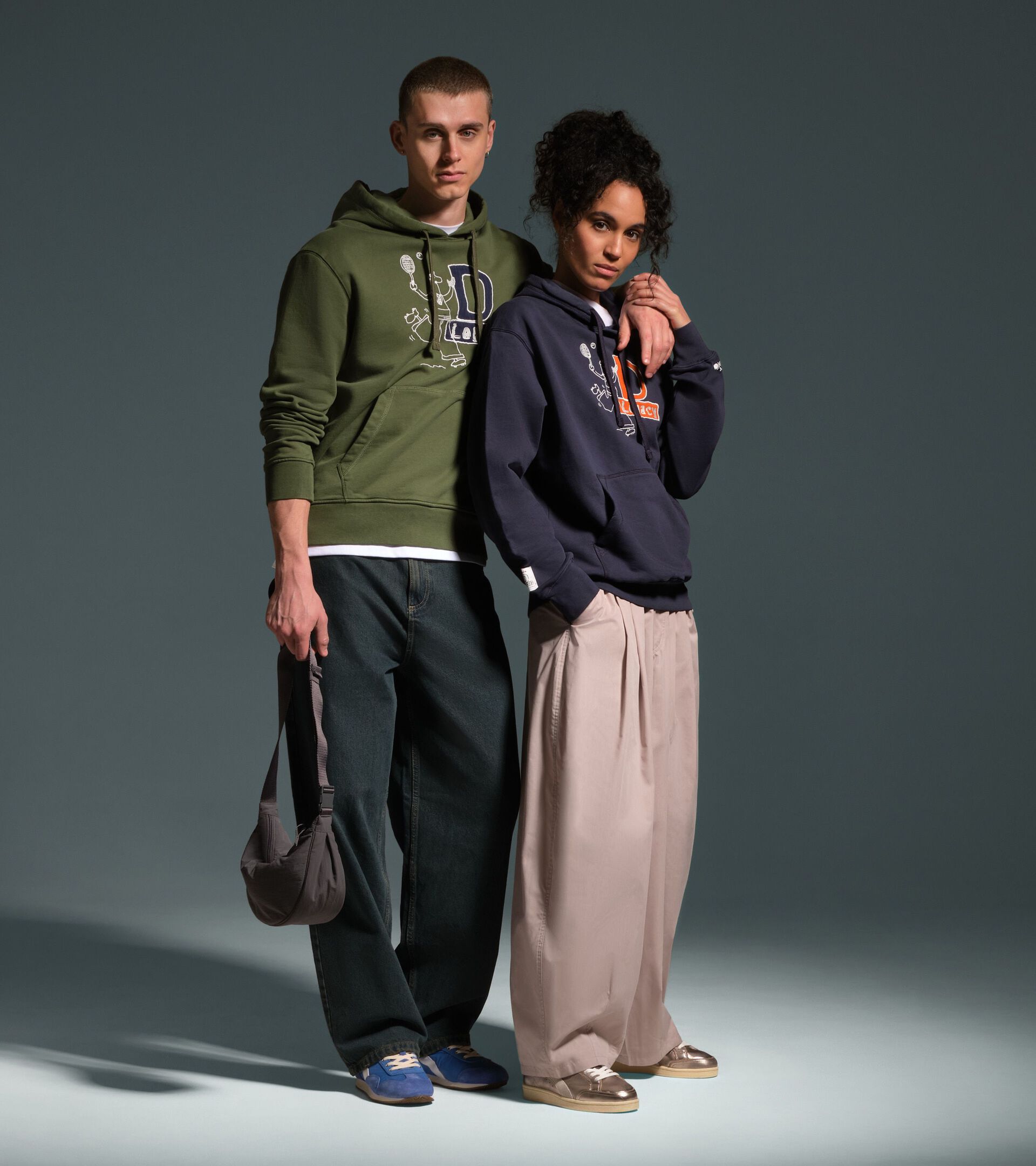 Sweat-shirt &agrave; capuche Legacy - Made in Italy - Pour tous les genres
 HOODIE LEGACY BLEU NUITS - Diadora