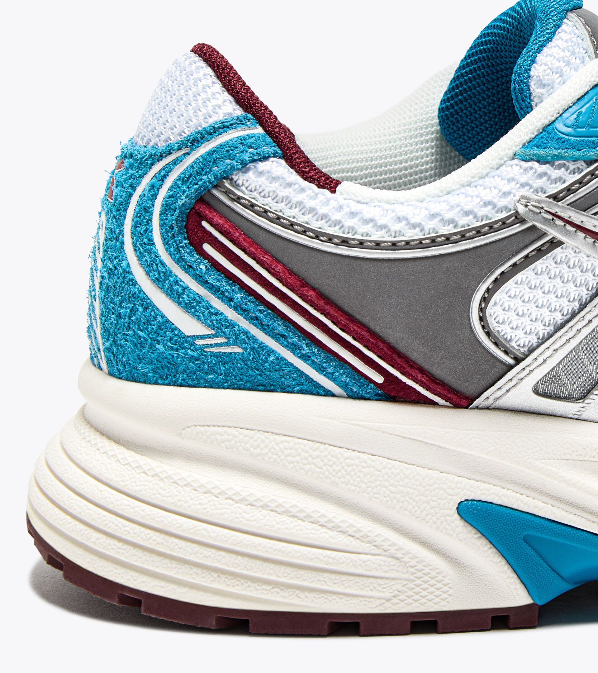 Sports sneakers - All-Gender MYTHOS STAR WHITE/CABERNET/BLUE MOON - Diadora