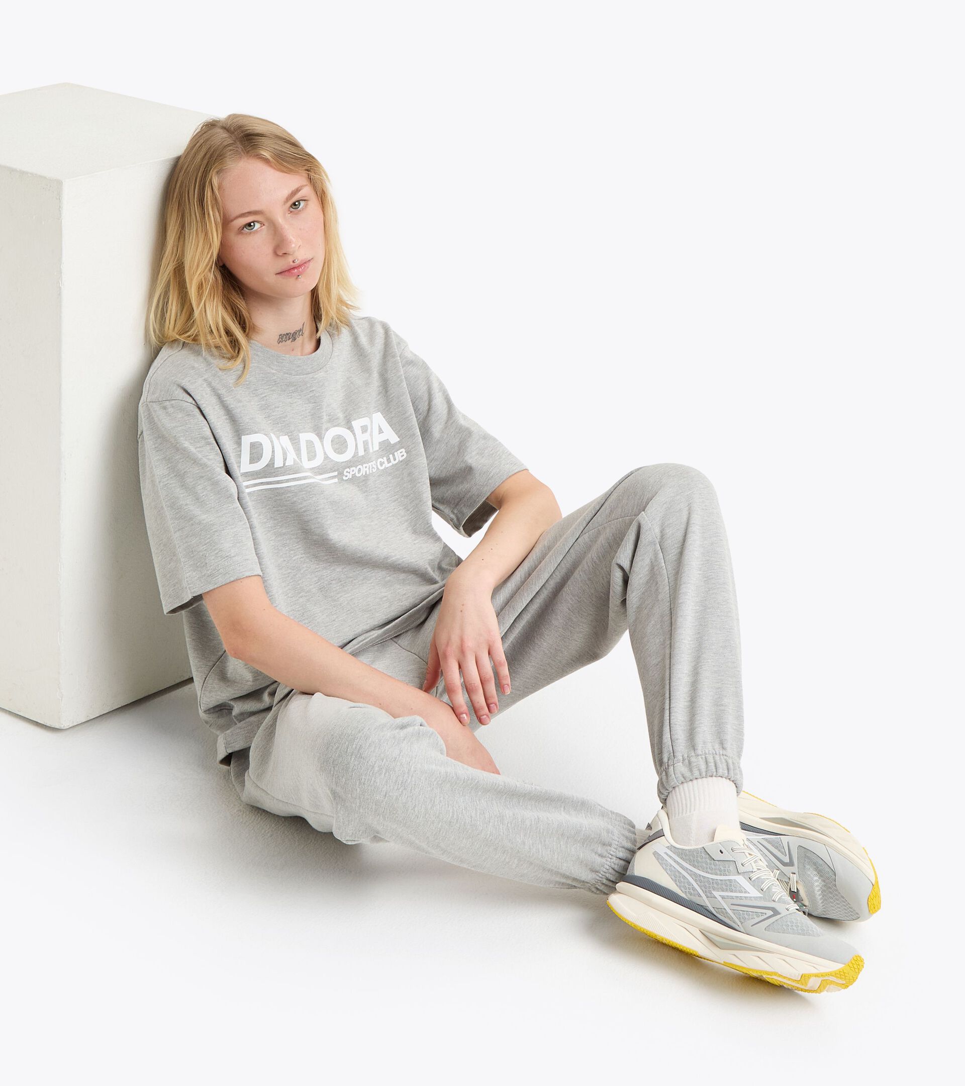 Legacy joggers with a comfort fit - Made in Italy - All-Gender
 PANTS LEGACY HIGH RISE MELANGE - Diadora