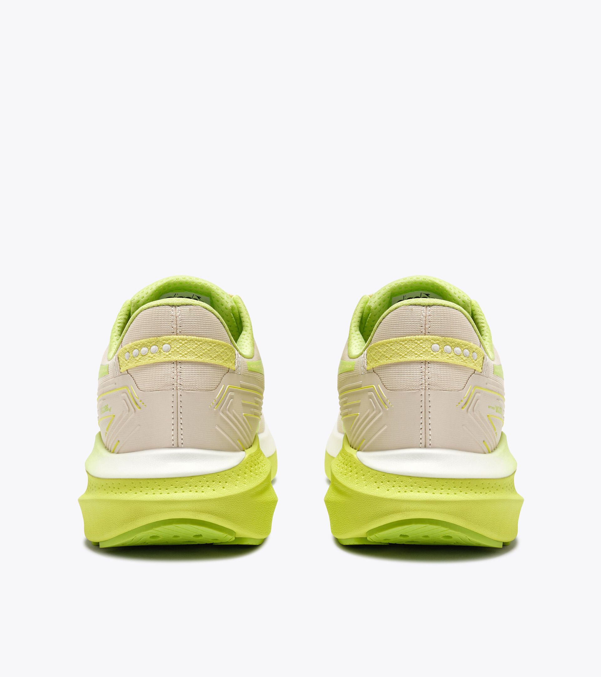 Running shoe - Stability and protection - Men&rsquo;s MYTHOS BLUSHIELD VIGORE V BUTTERCREAM /MINCED QUINCE - Diadora