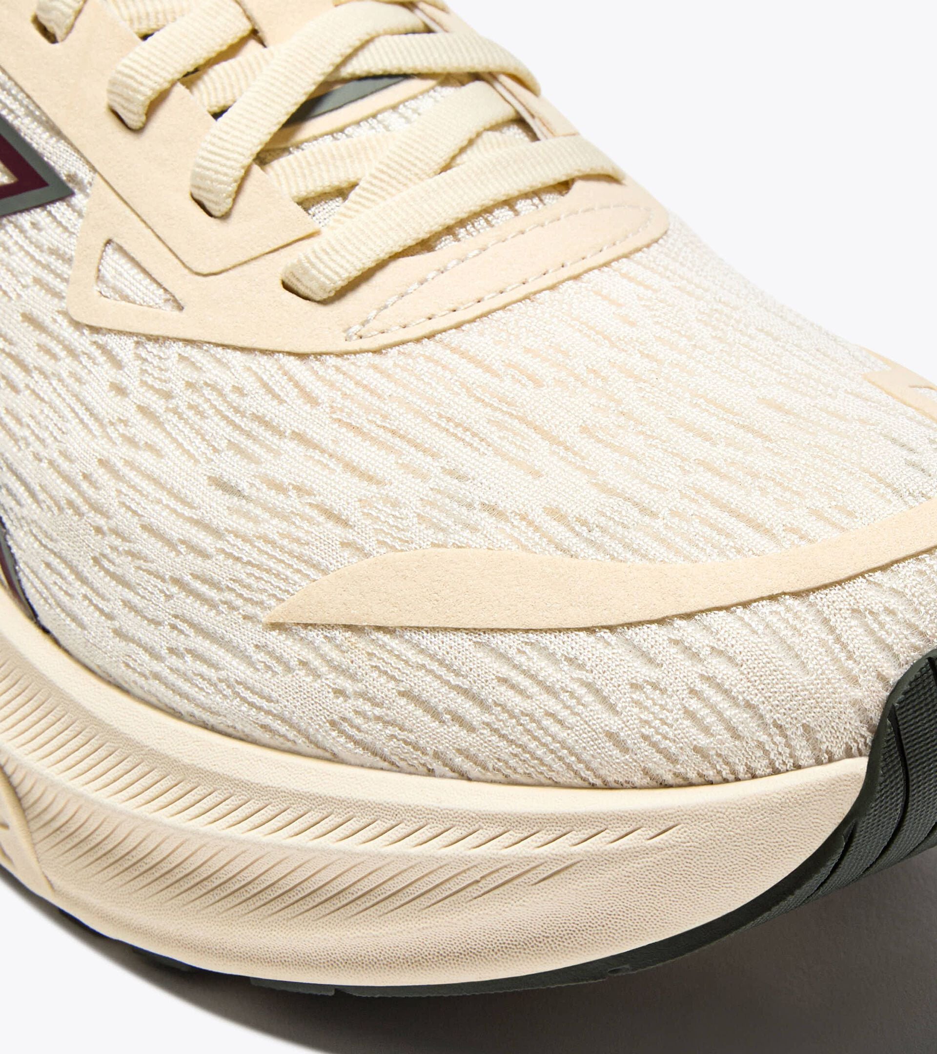 Running shoe - Comfort and stability - Men's NUCLEO 2 WHISPER WHITE/MAROON BANNER - Diadora