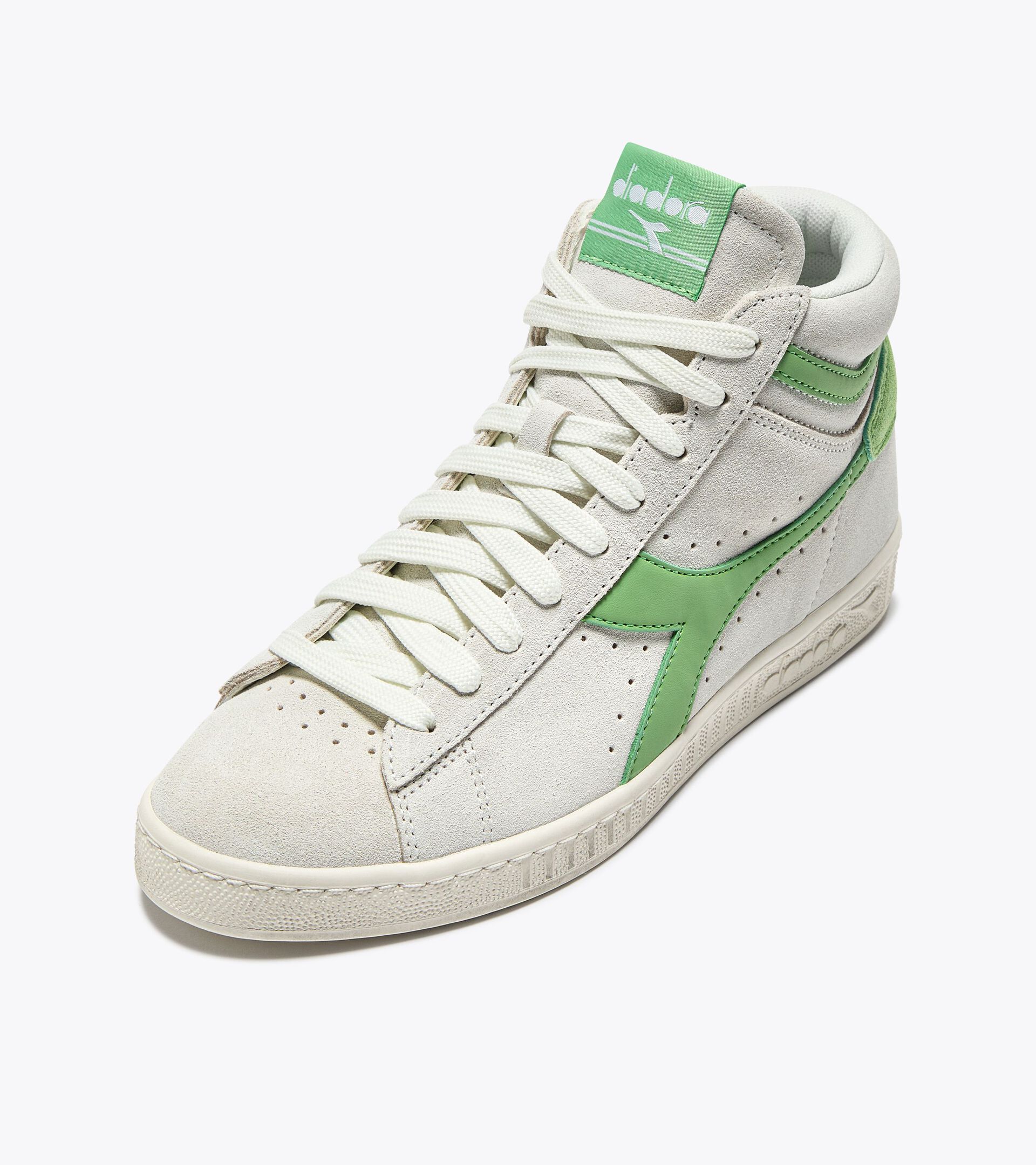 Sporty sneakers - All-Gender GAME L HIGH SUEDE WAXED PISTACHIO GREEN/STAR WHITE - Diadora