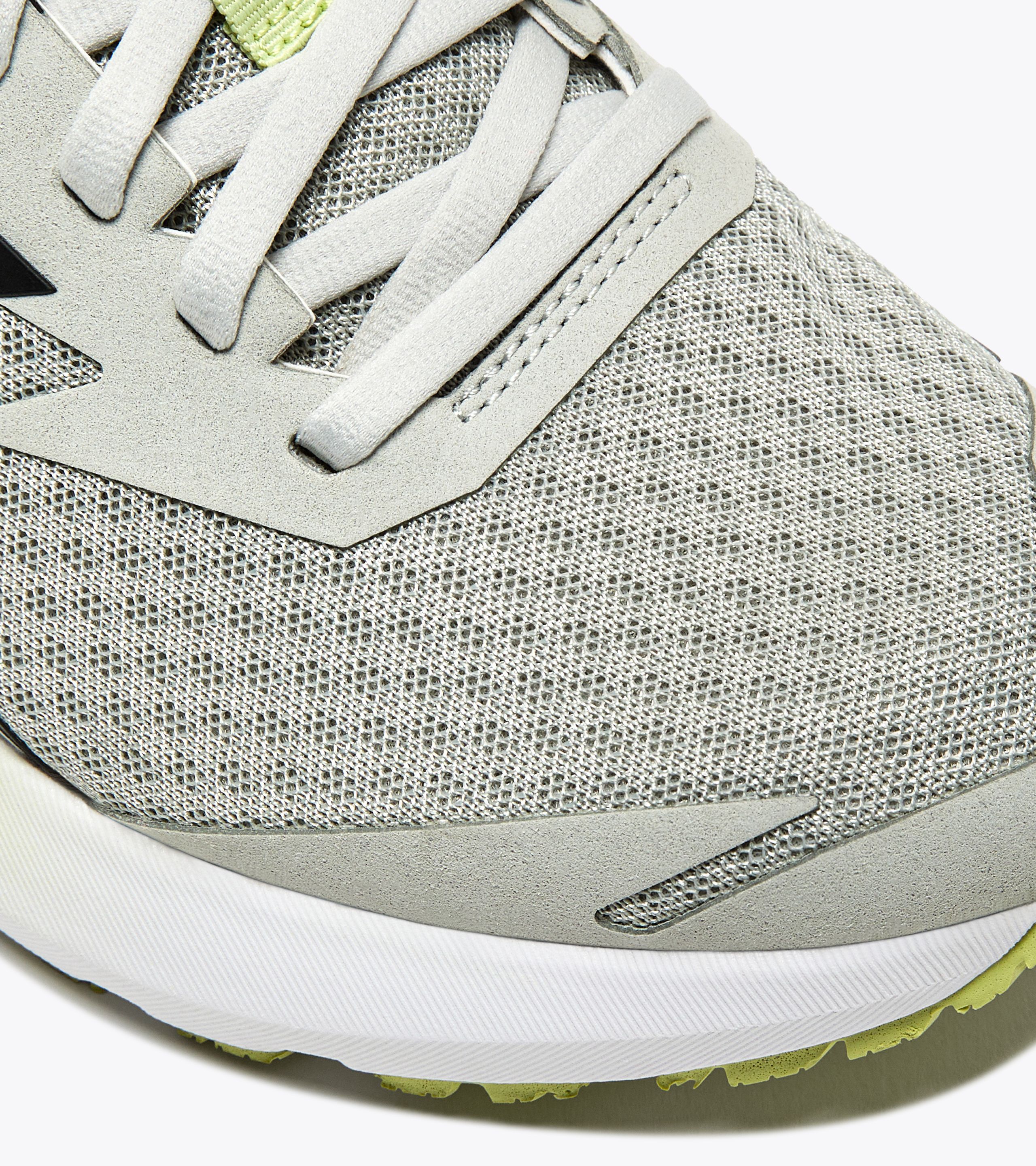 Diadora mythos blushield 3 recensione sales