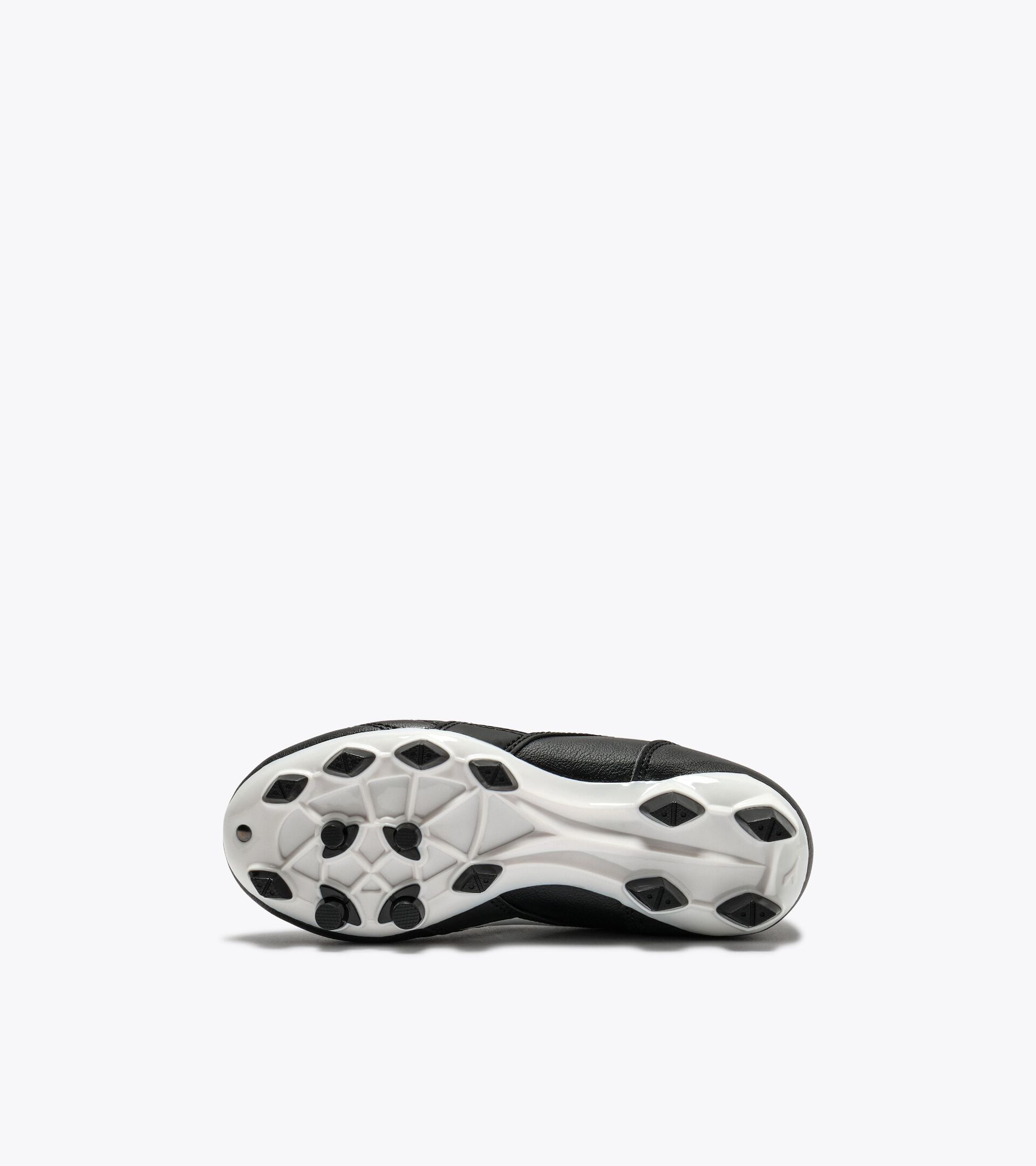 Bota de f&uacute;tbol para superficies compactas - J&uacute;nior
 BRASIL ICON R LPU JR NEGRO/BLANCO - Diadora