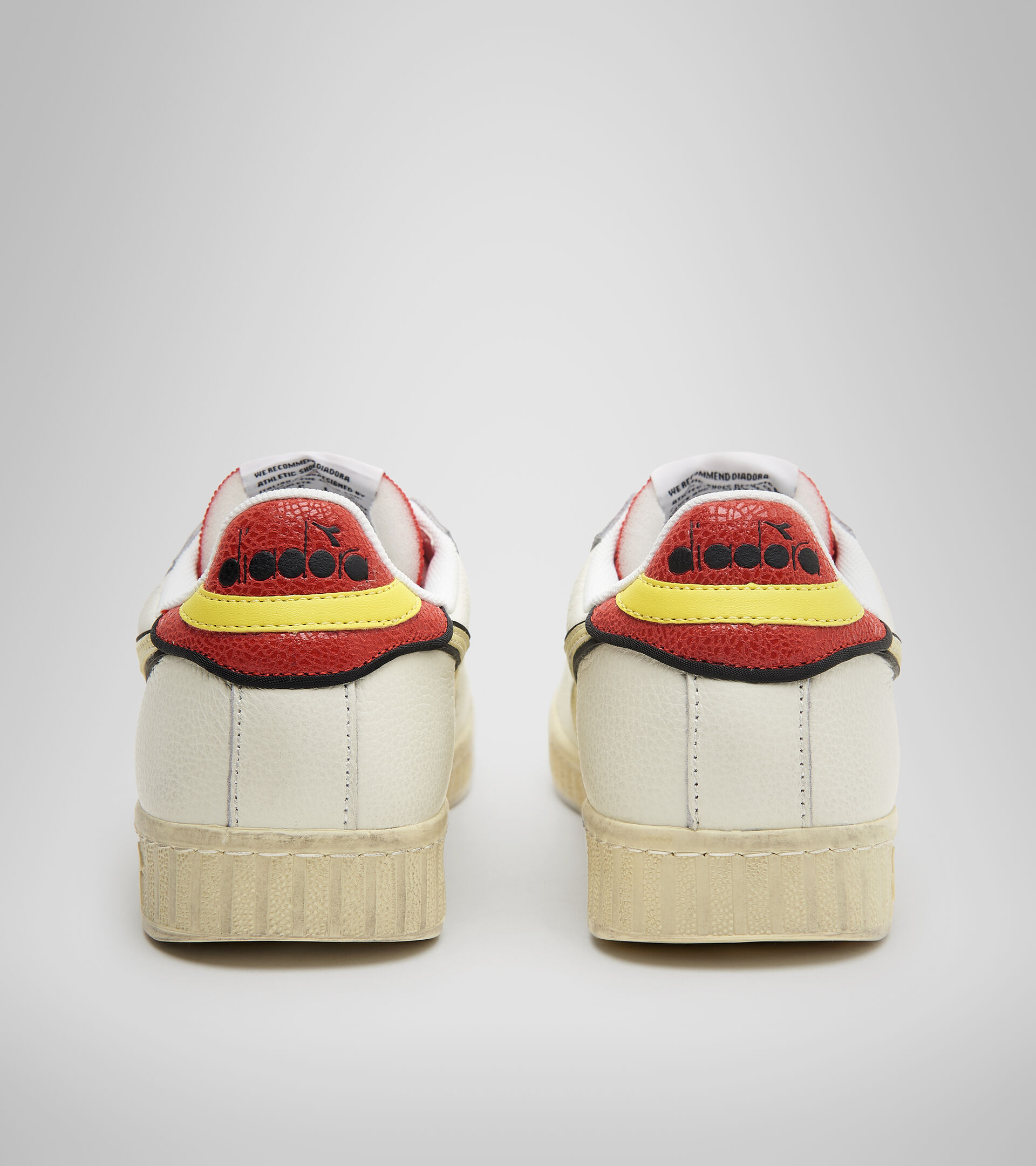 Sports shoe - Unisex GAME L LOW ICONA BLACK/WHITE/FER.RED ITALY - Diadora