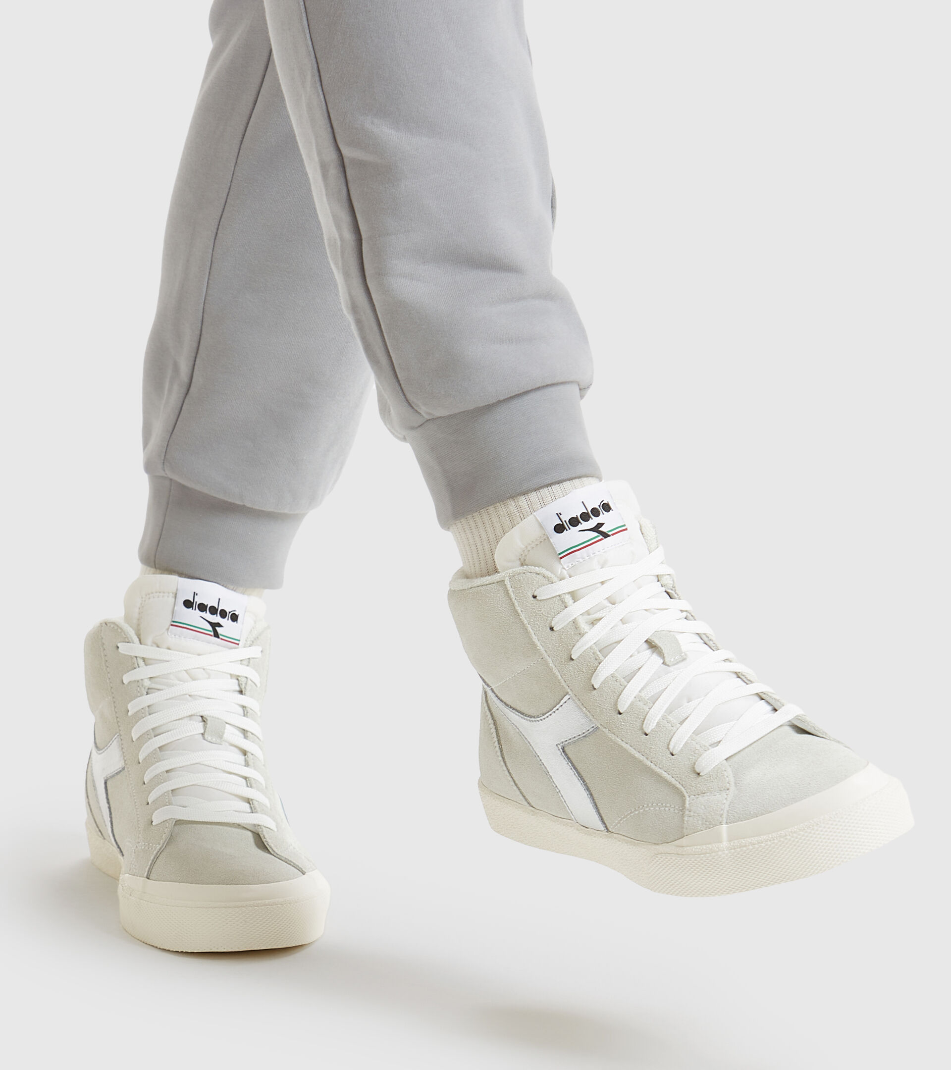 Sports shoe - Women MELODY MID GLOSSY SUEDE WN WHITE/SILVER .. - Diadora