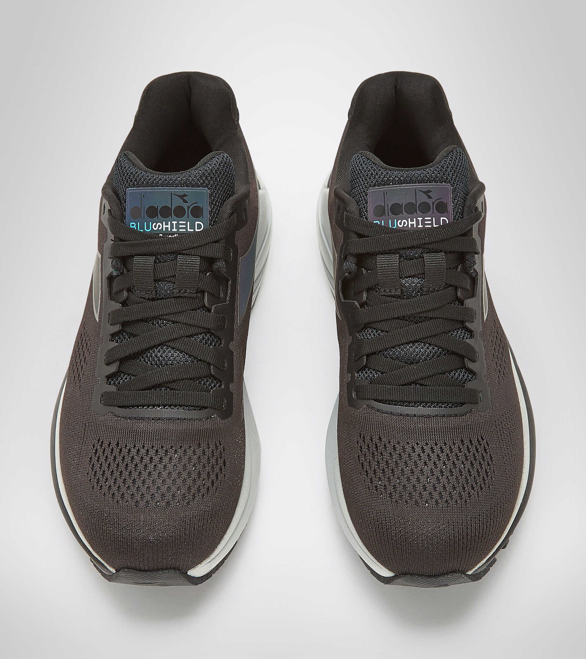Running shoes - Women MYTHOS BLUSHIELD 7 VORTICE HIP W BLACK/SILVER - Diadora