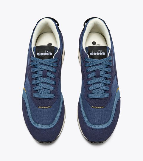 RACE SUEDE SW, DARK BLUE/FADED DENIM Sporty sneakers - All-Gender RACE SUEDE SW DARK BLUE/FADED DENIM - Diadora